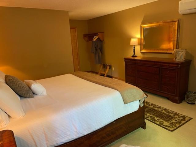 King Suite photo 2