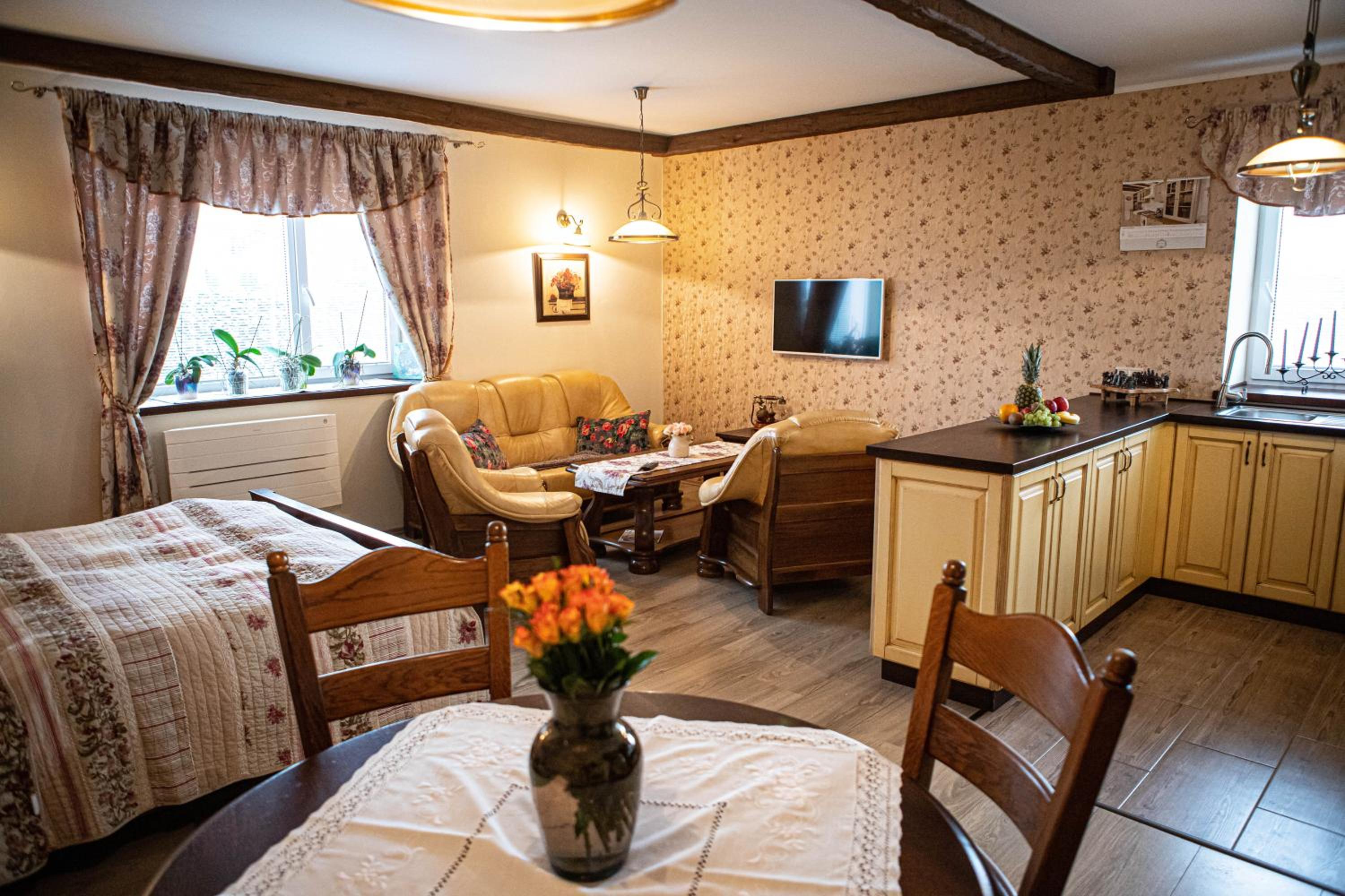 Apartment - Ground Floor - Photo 1