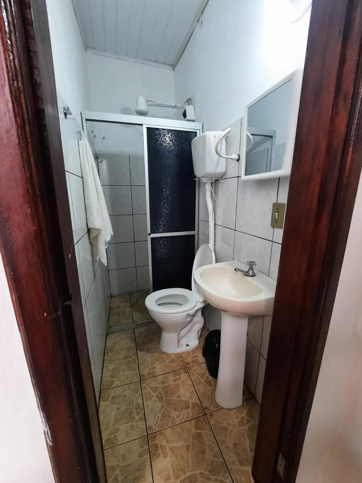 Double Room with Private Bathroom - Photo 7