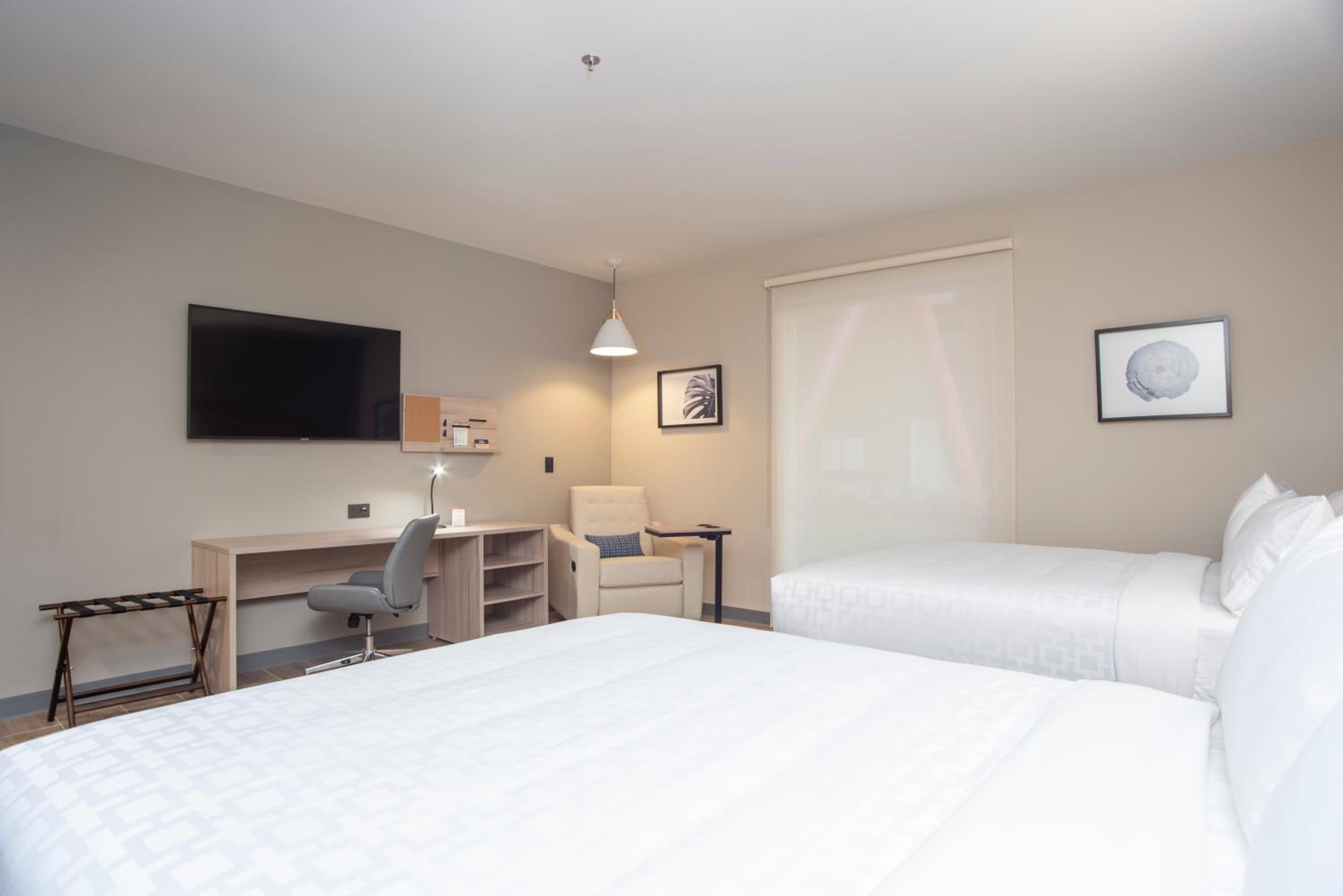 Studio Suite with Two Queen Beds - Photo 11