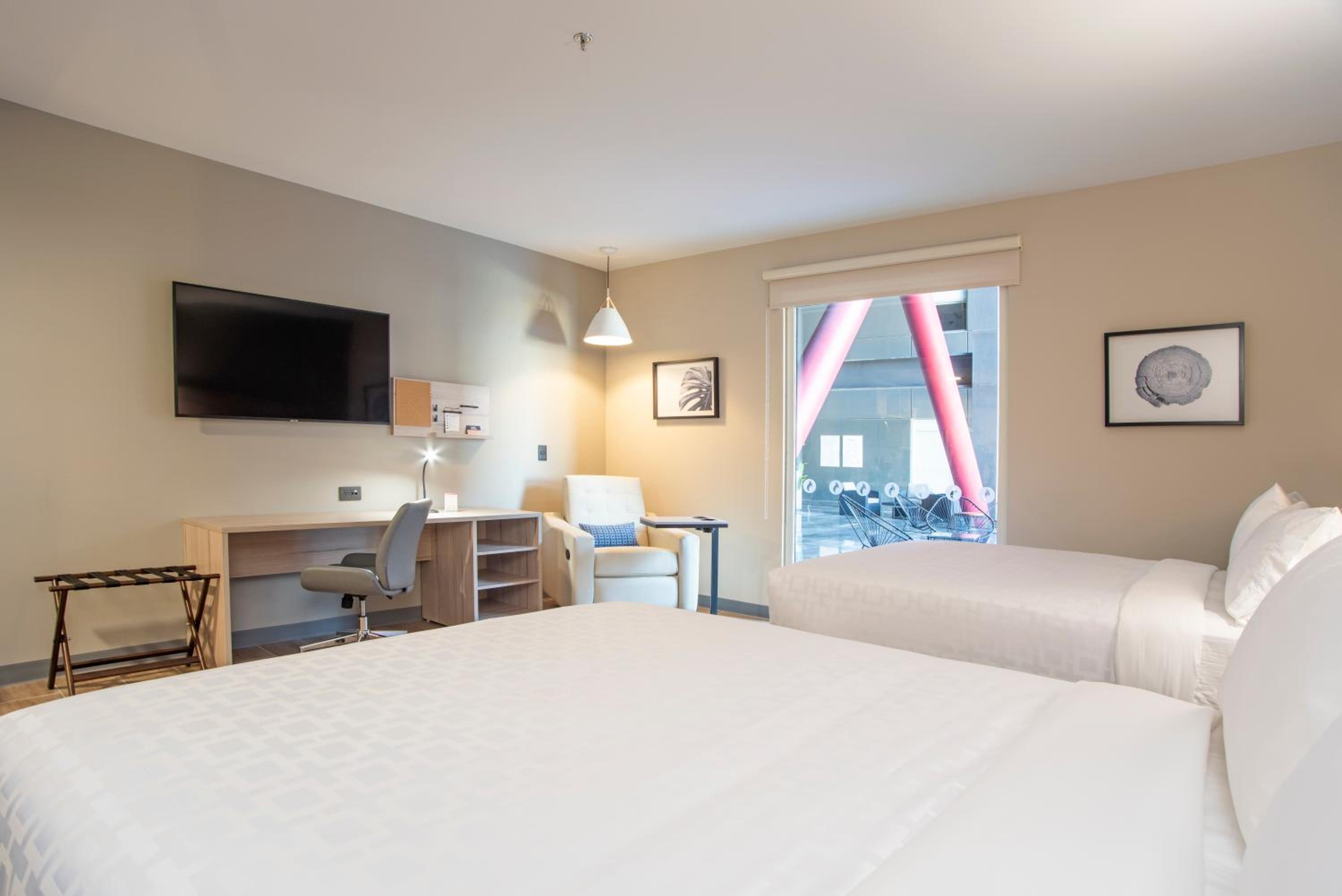 Studio Suite with Two Queen Beds - Photo 5