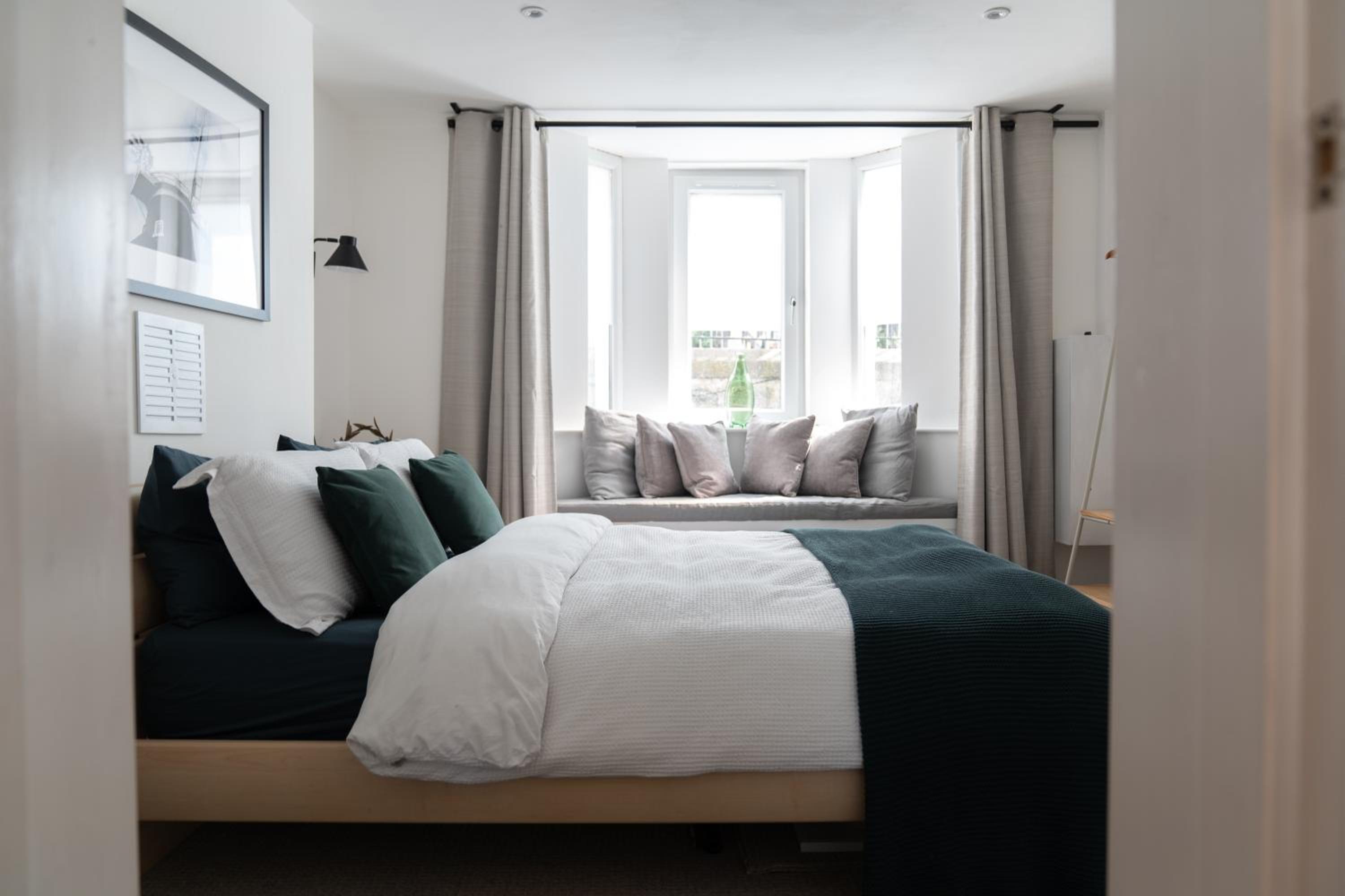 One-Bedroom Apartment - Photo 1