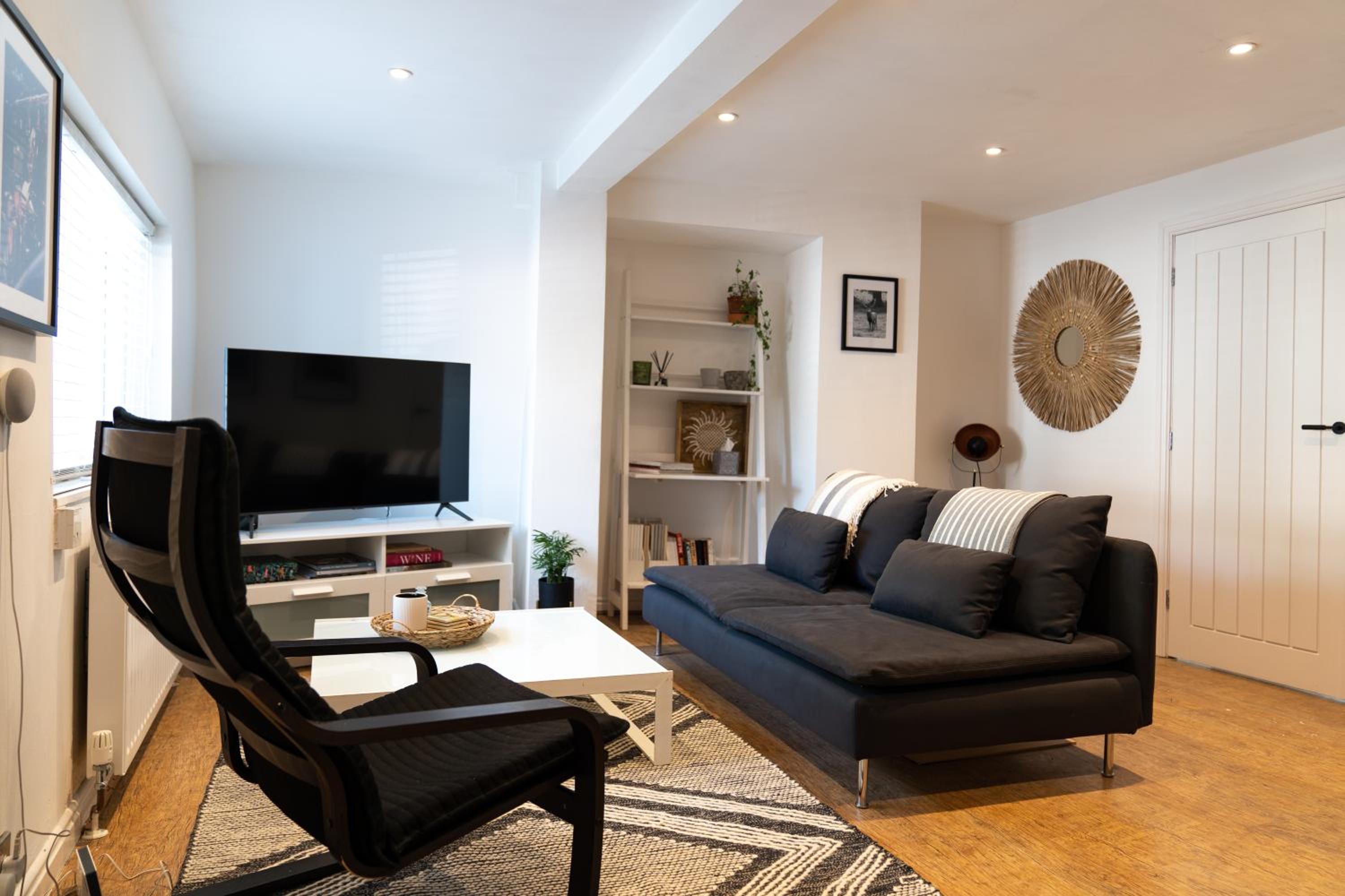 One-Bedroom Apartment - Photo 13