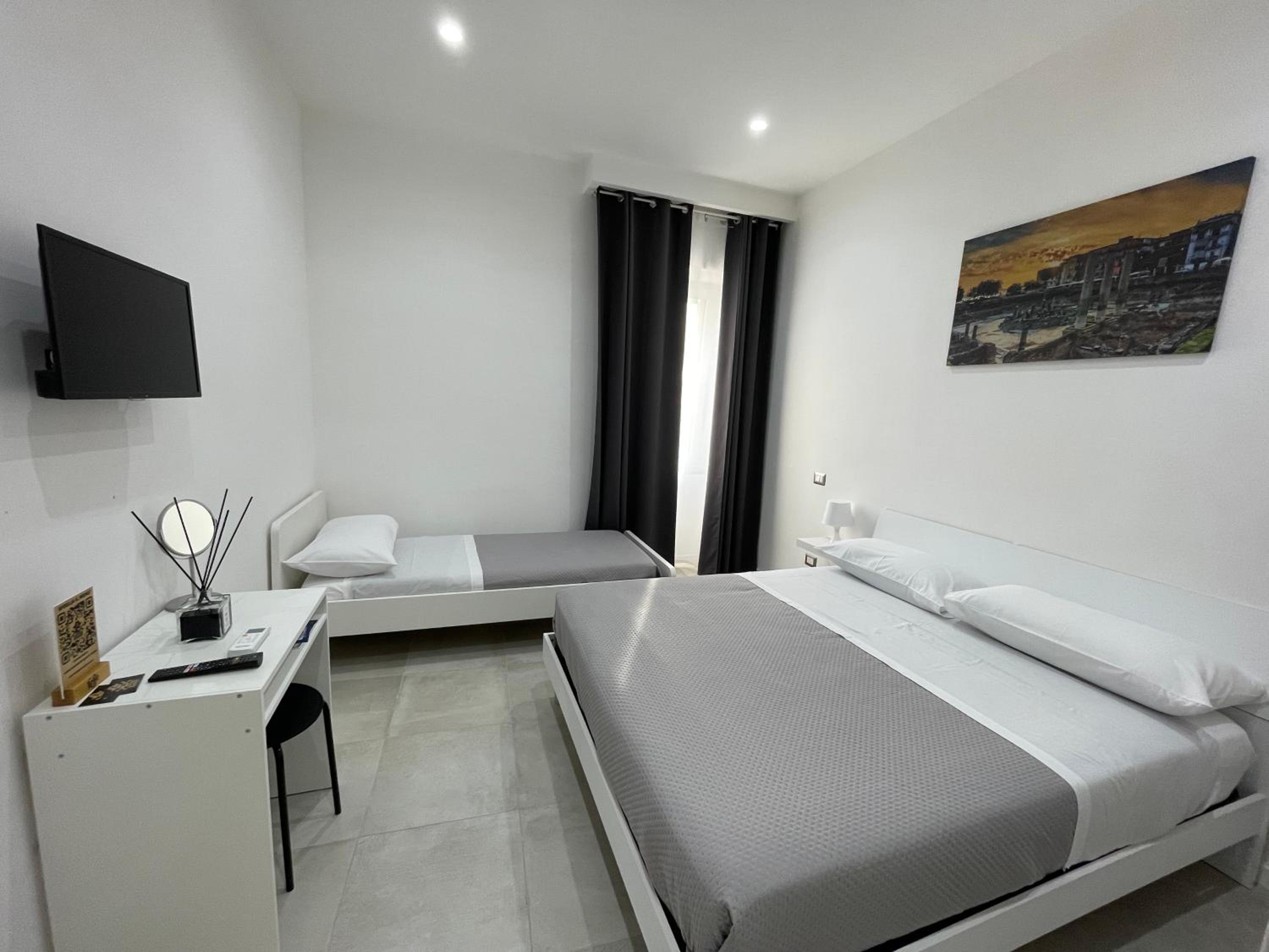 Standard Triple Room with Sea View photo 3