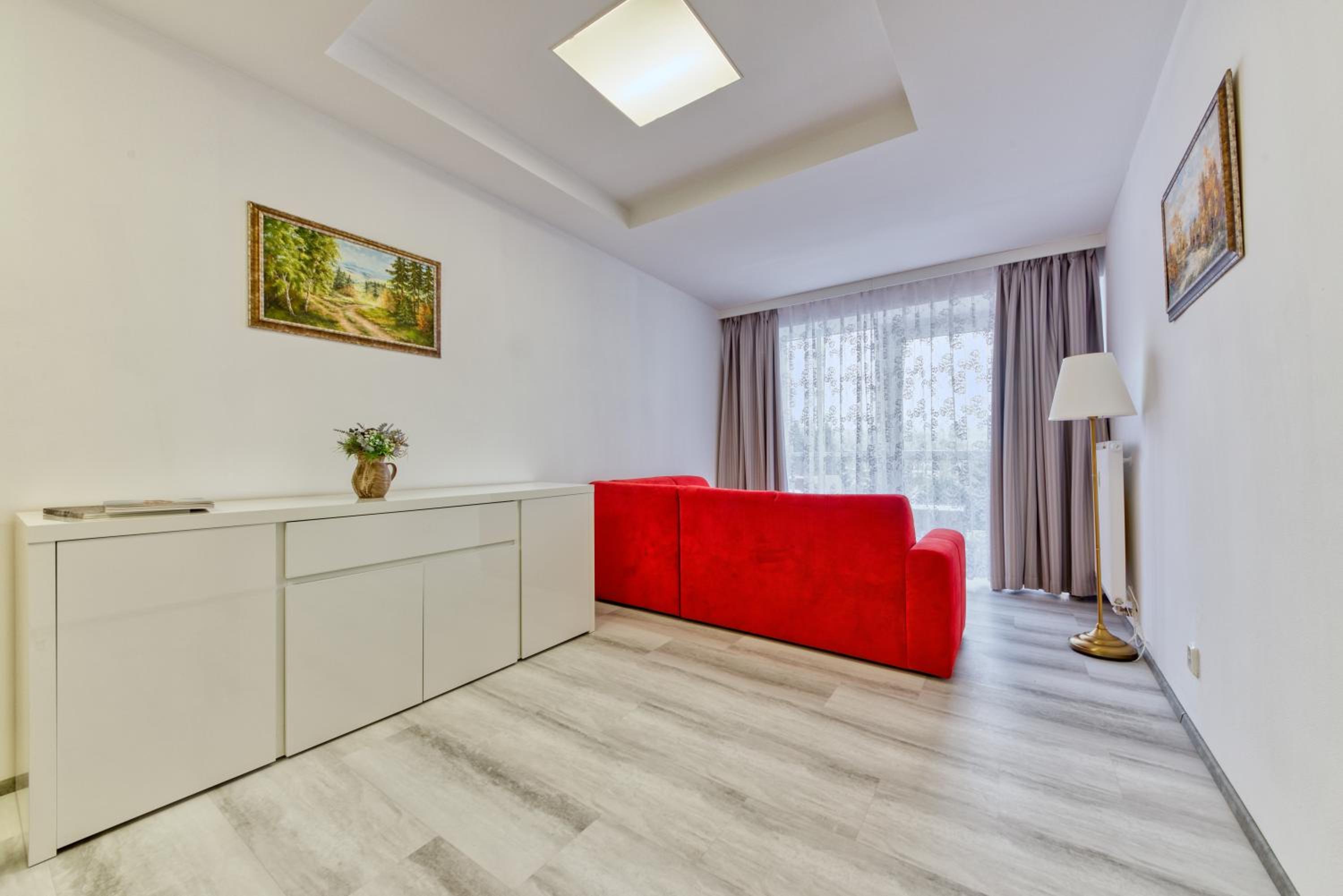 Apartment with Terrace - Photo 1