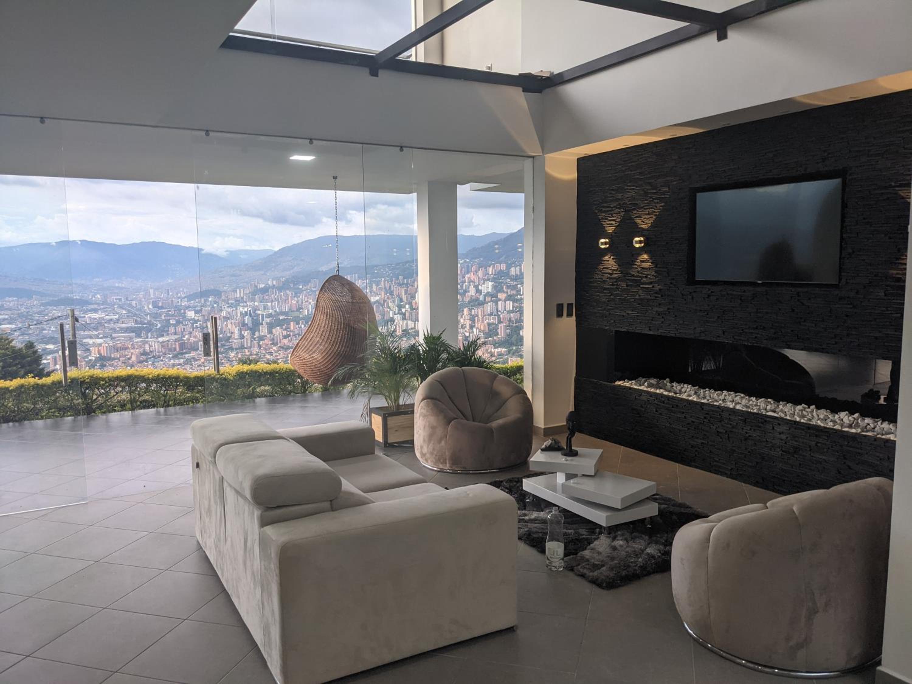 Villa photo 1