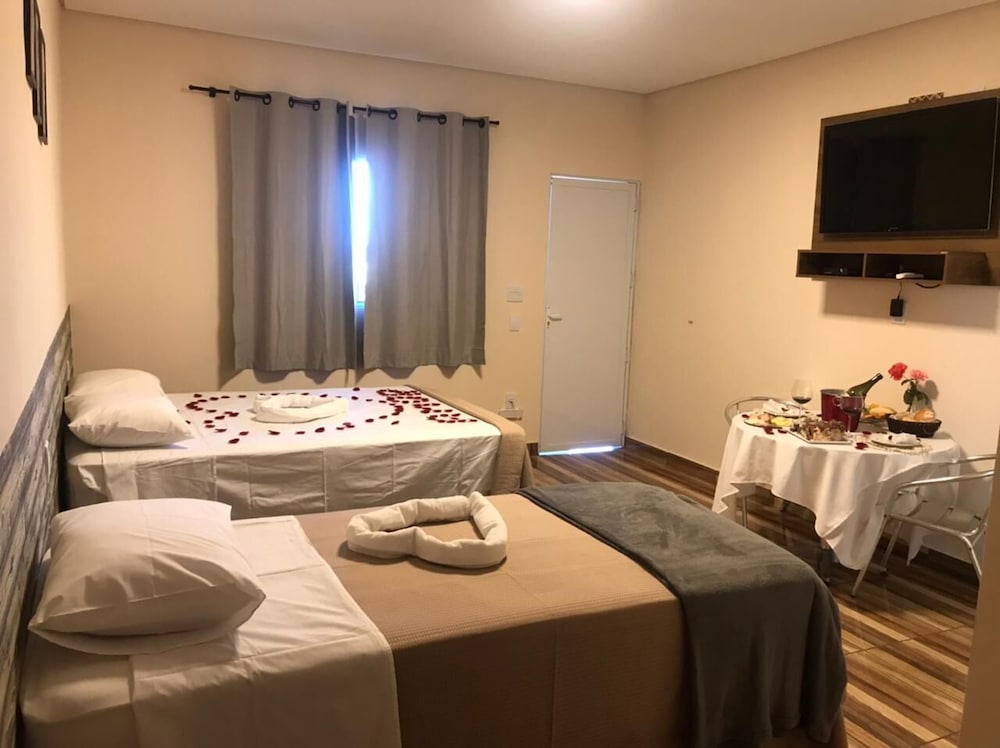 Standard Quadruple Room, Lake View photo 1