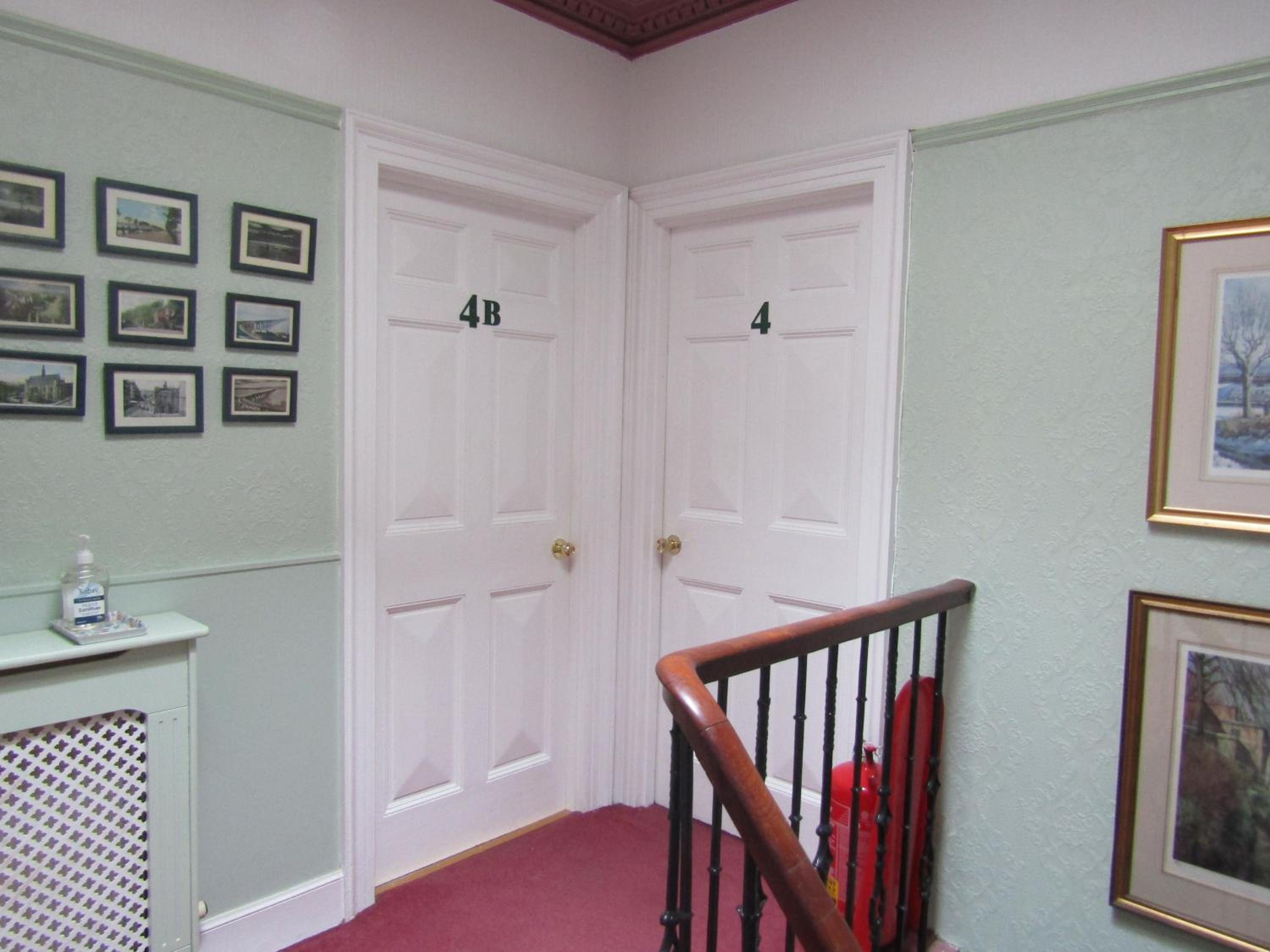Family Room with Private Bathroom photo 3