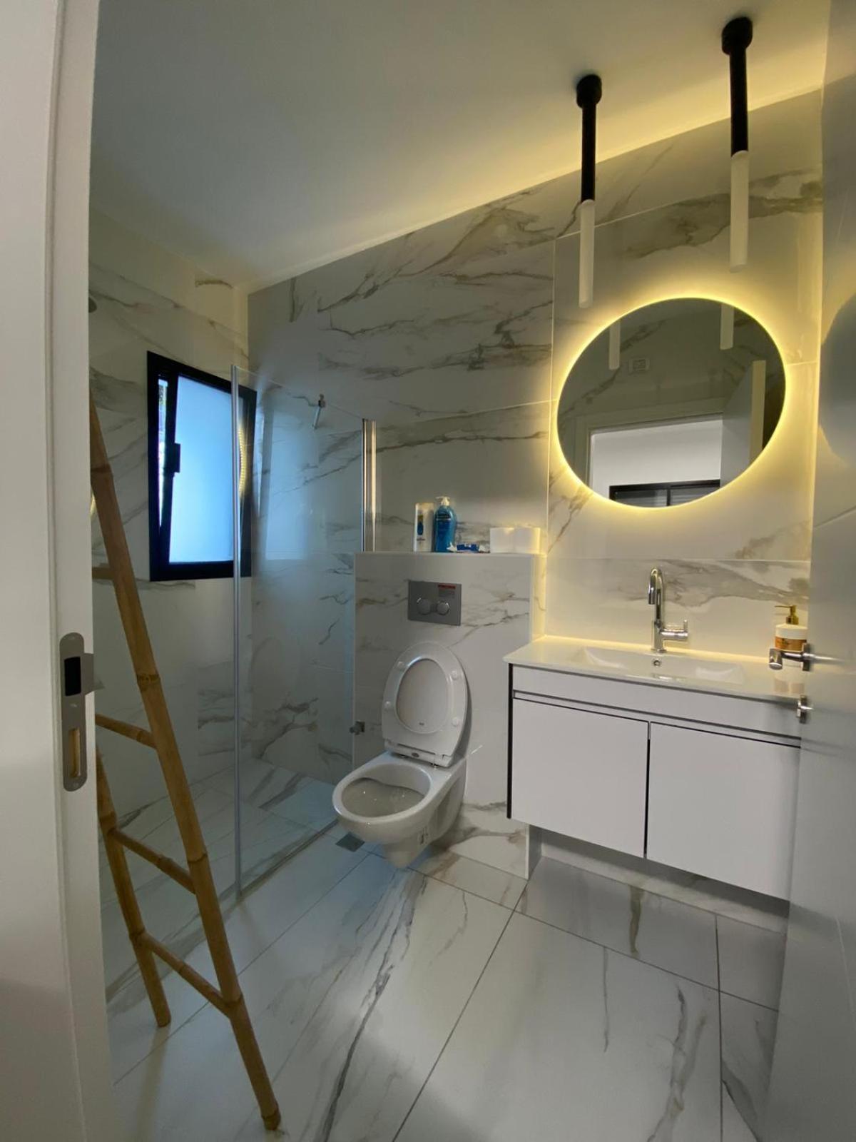 Double Room with Balcony - Photo 2