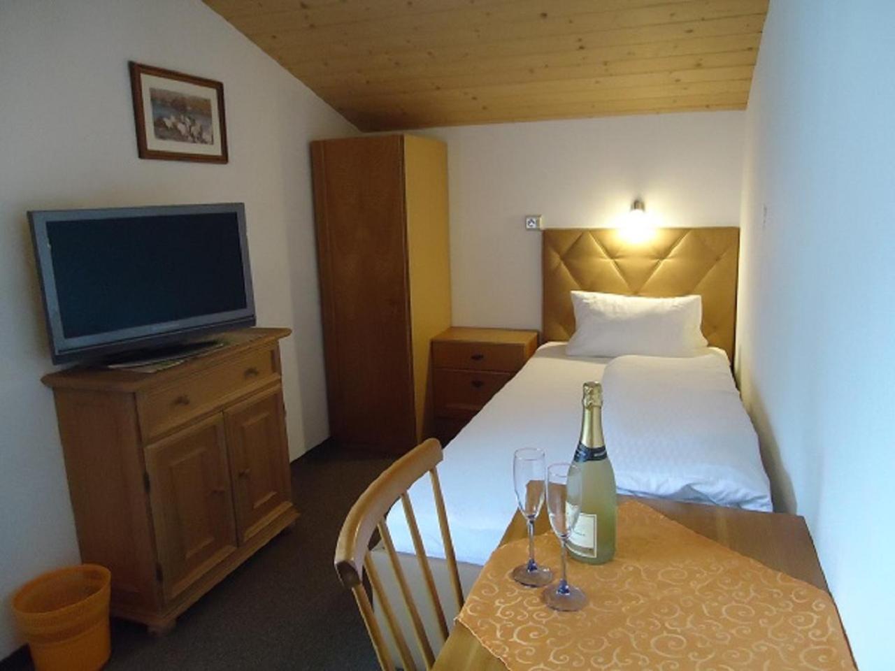 Single Room with Shower photo 1