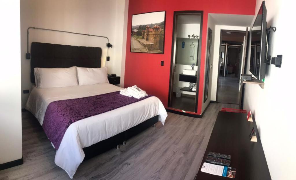 Standard Queen Room photo 2