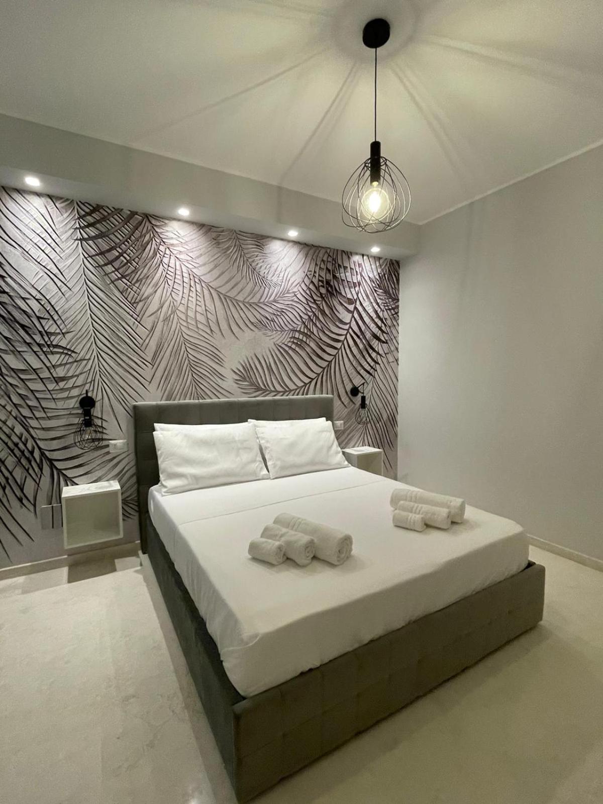 Deluxe Suite with Spa Bath photo 1