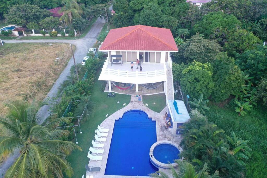 Villa photo 2
