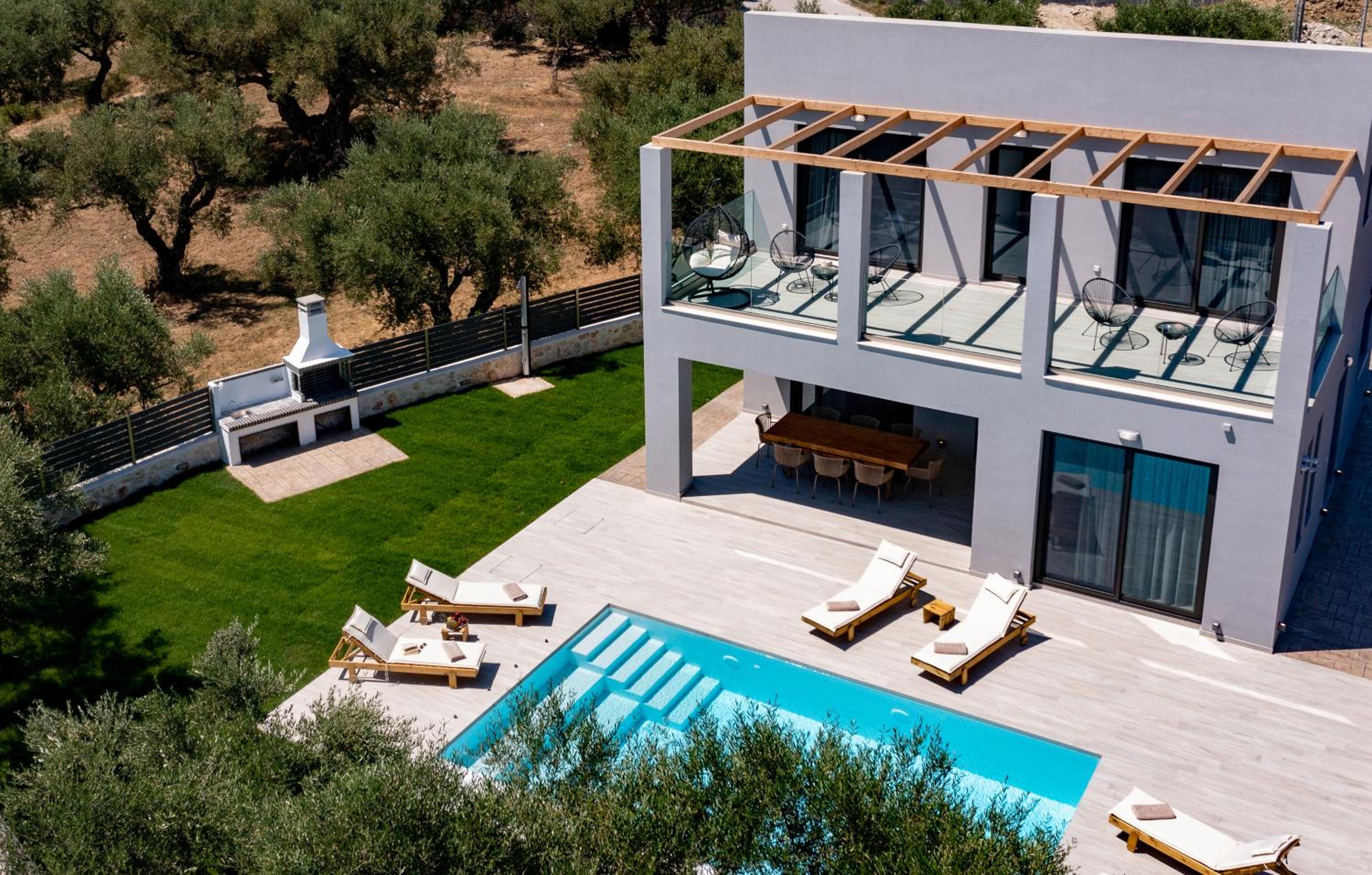 Three-Bedroom Villa photo 3