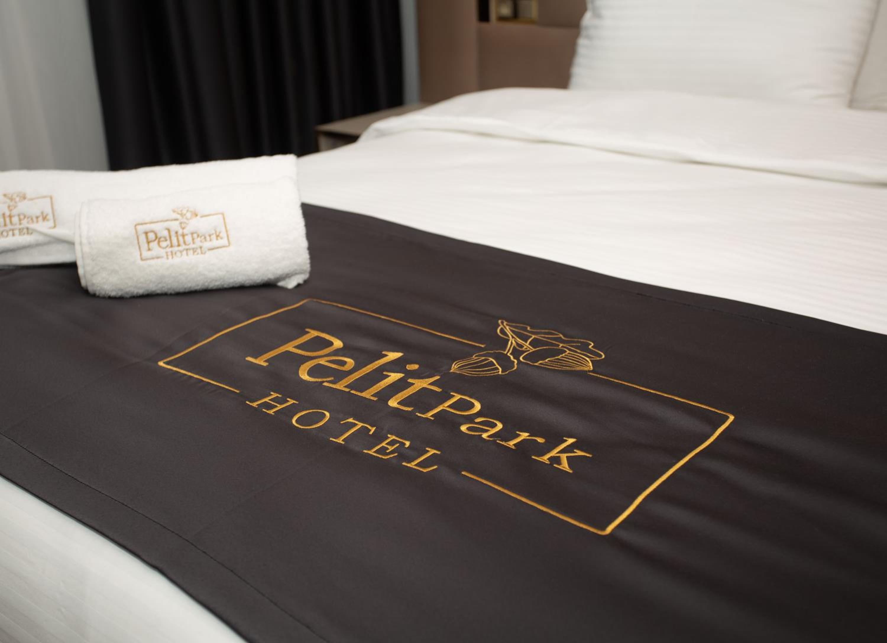 Deluxe Double Room with Sea View - Photo 8