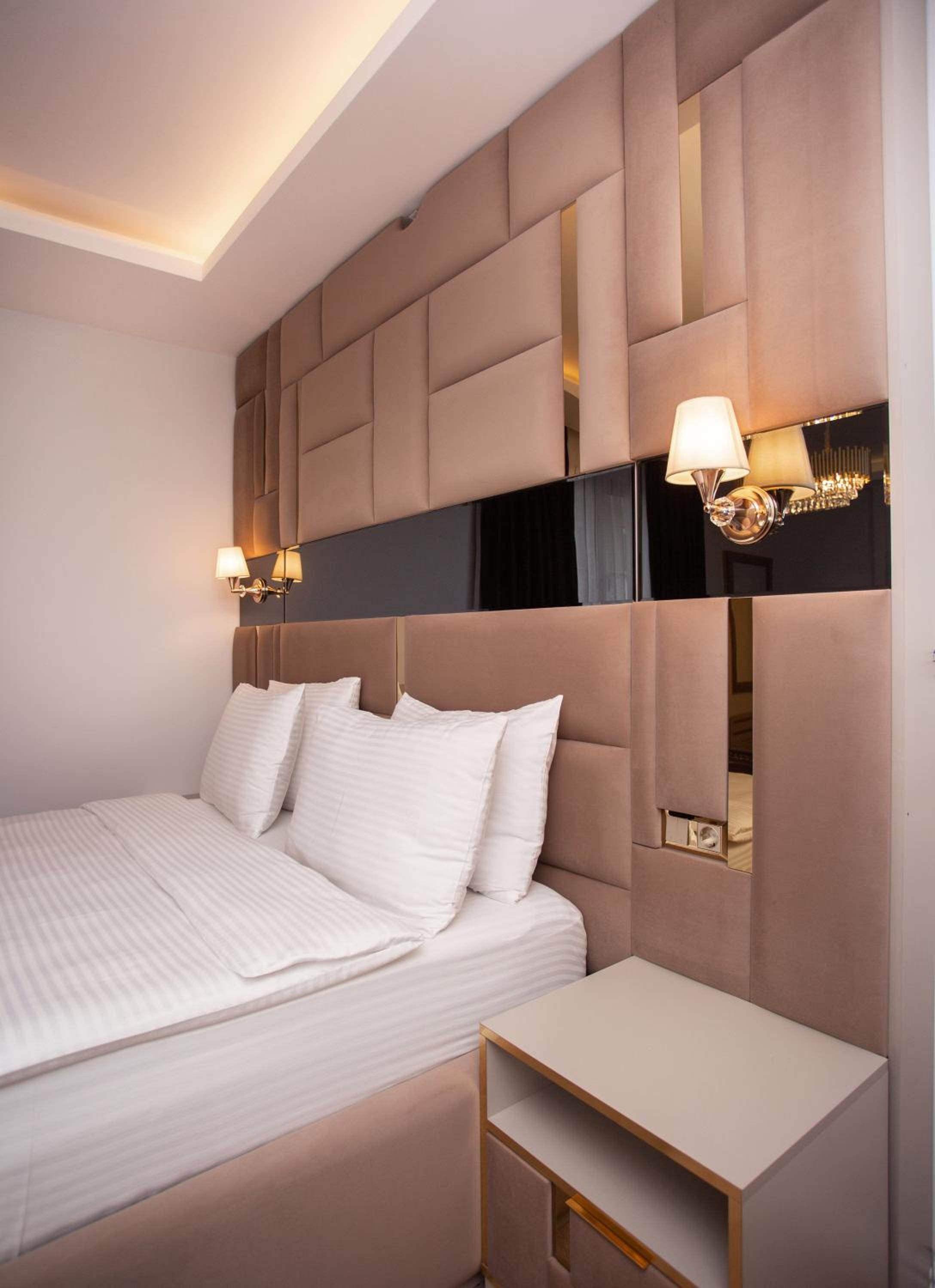 Standard Double Room - Photo 2