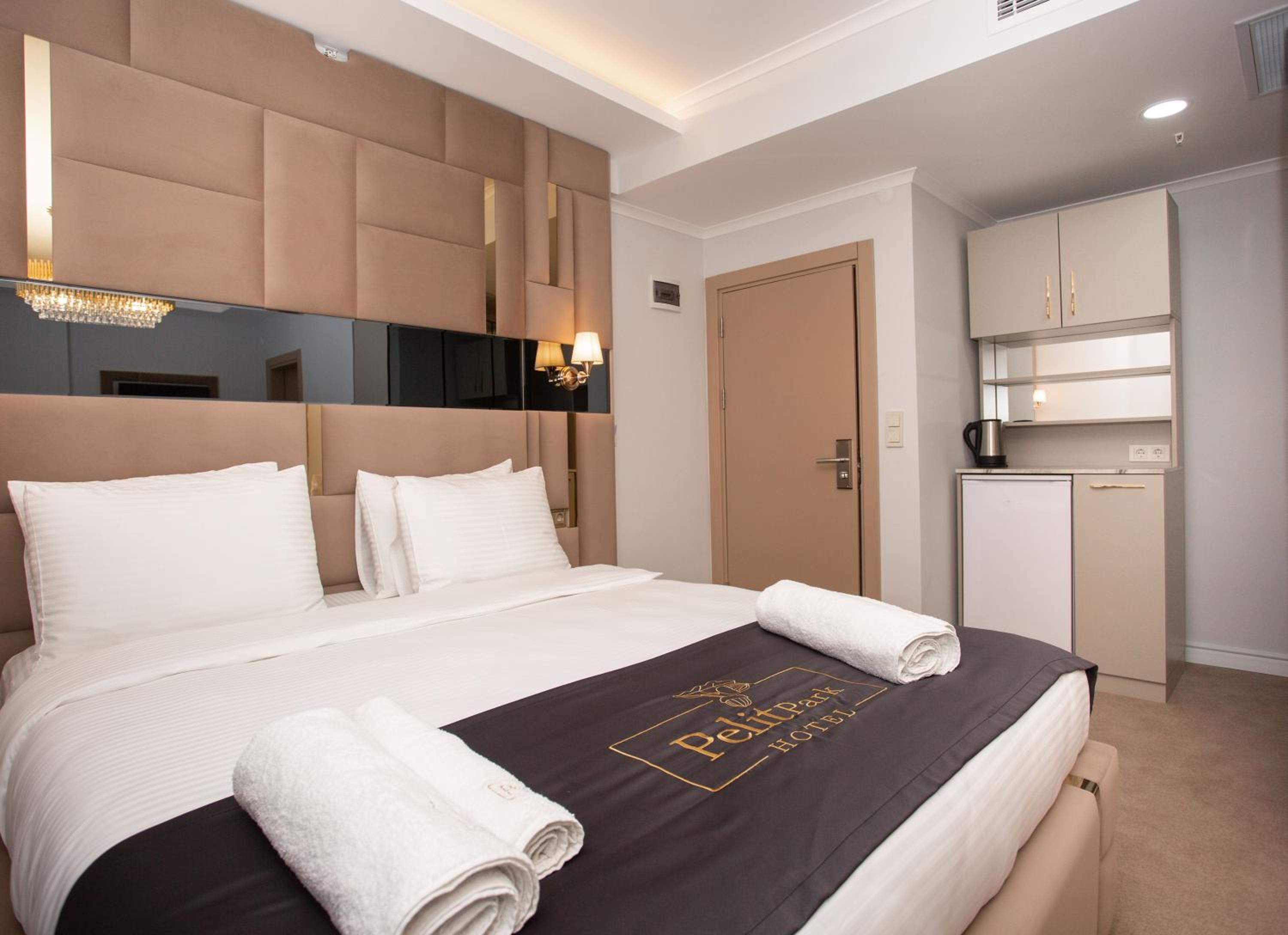 Standard Double Room - Photo 7