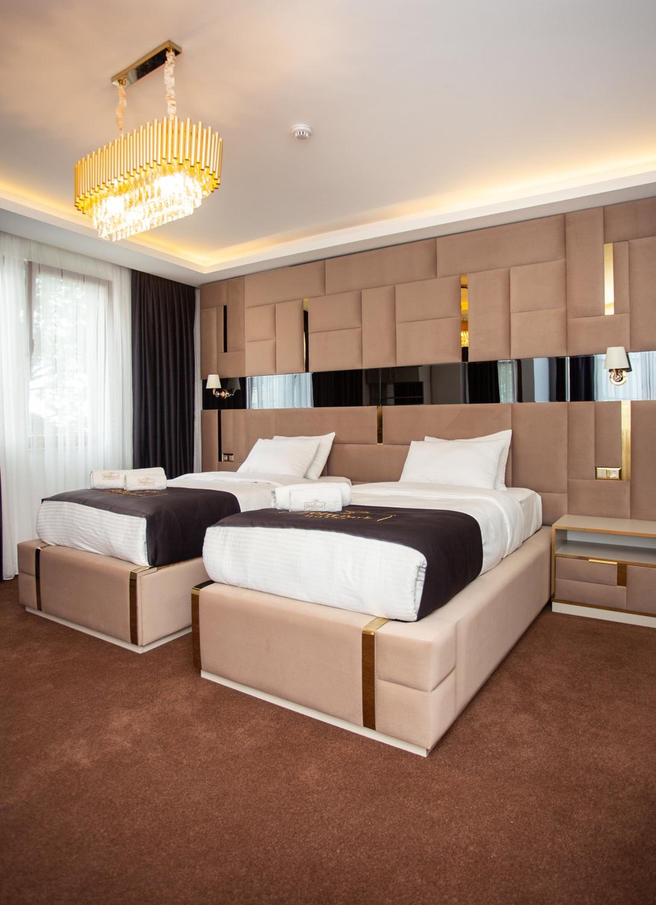 Deluxe Twin Room with Sea View - Photo 6