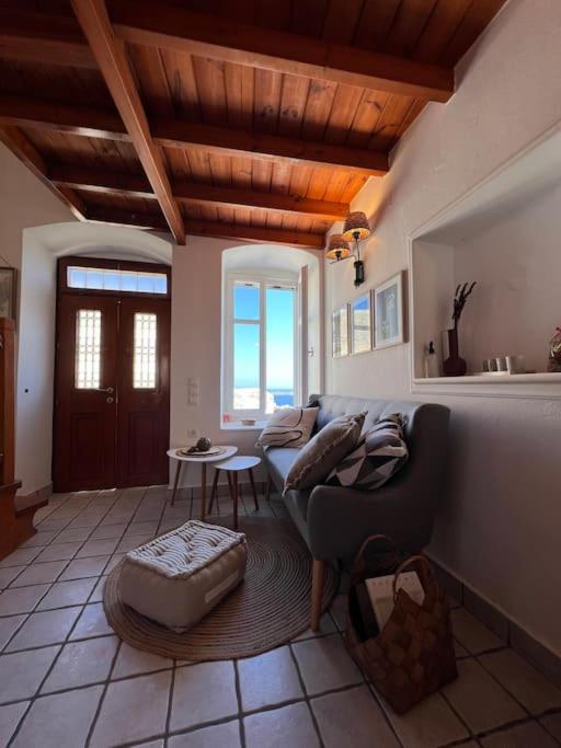 One-Bedroom House photo 1