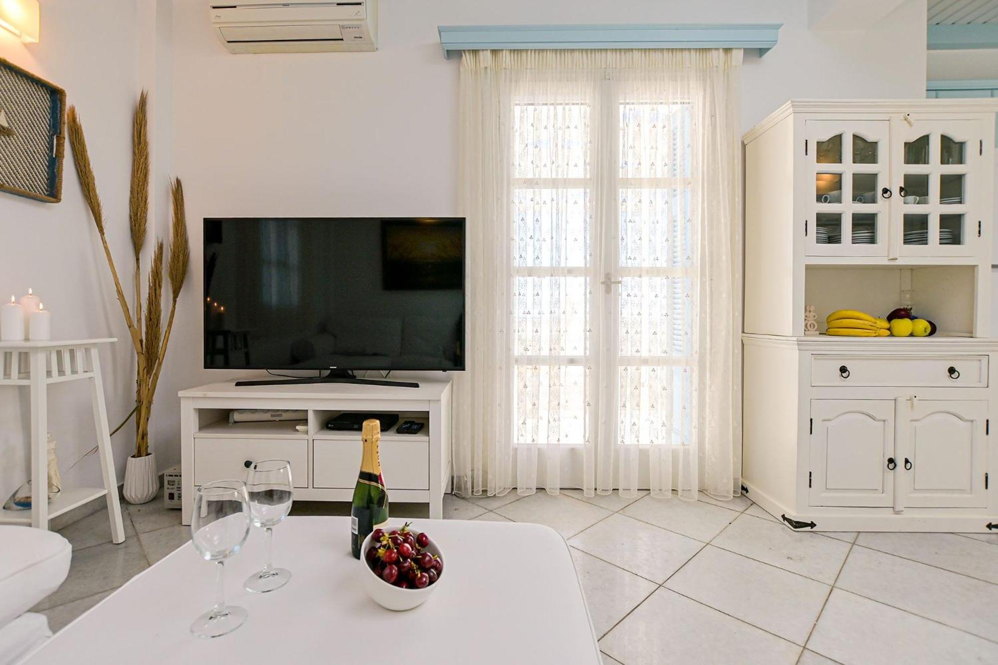 Three-Bedroom Villa photo 1