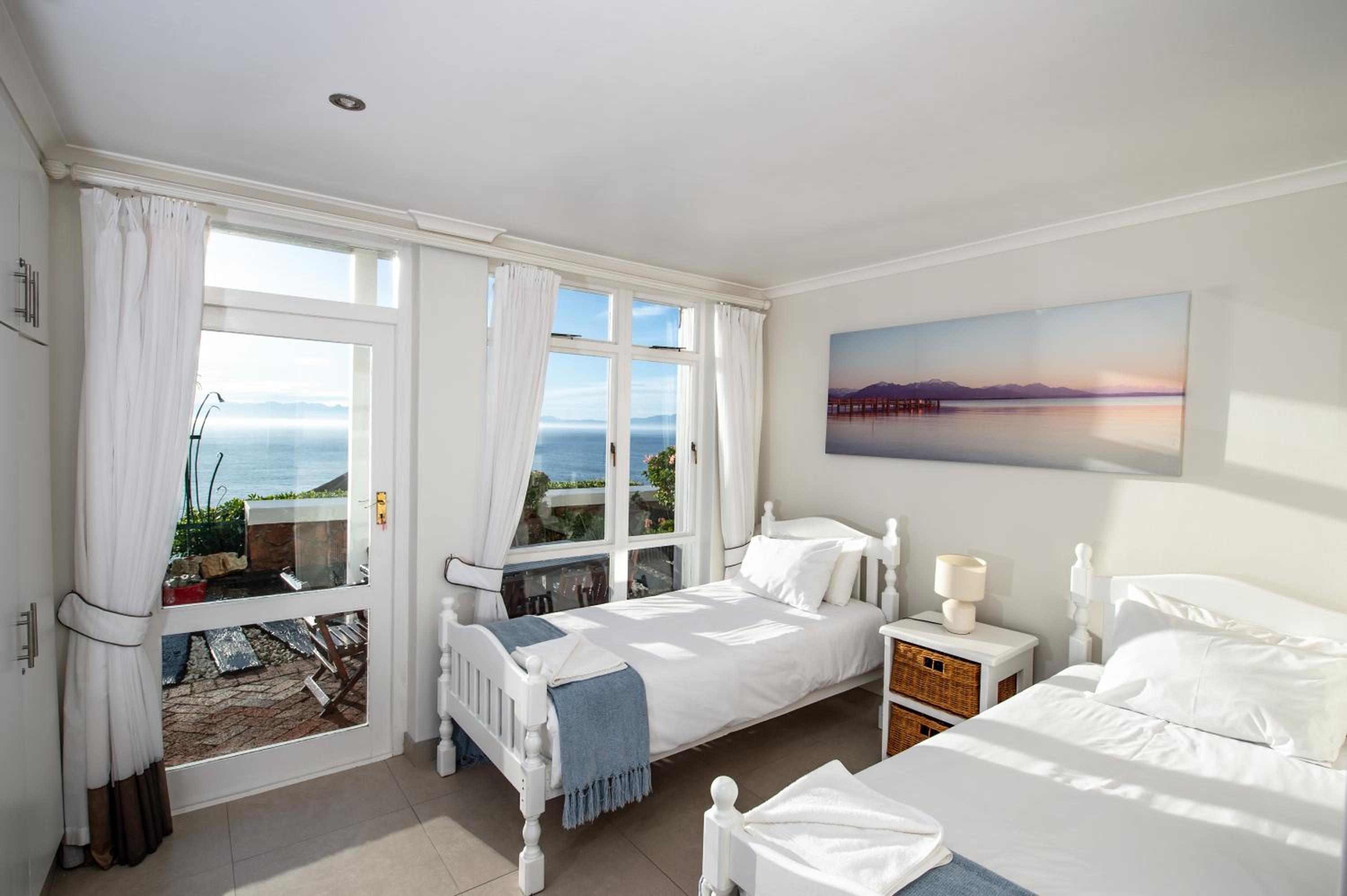 Apartment with Sea View photo 2