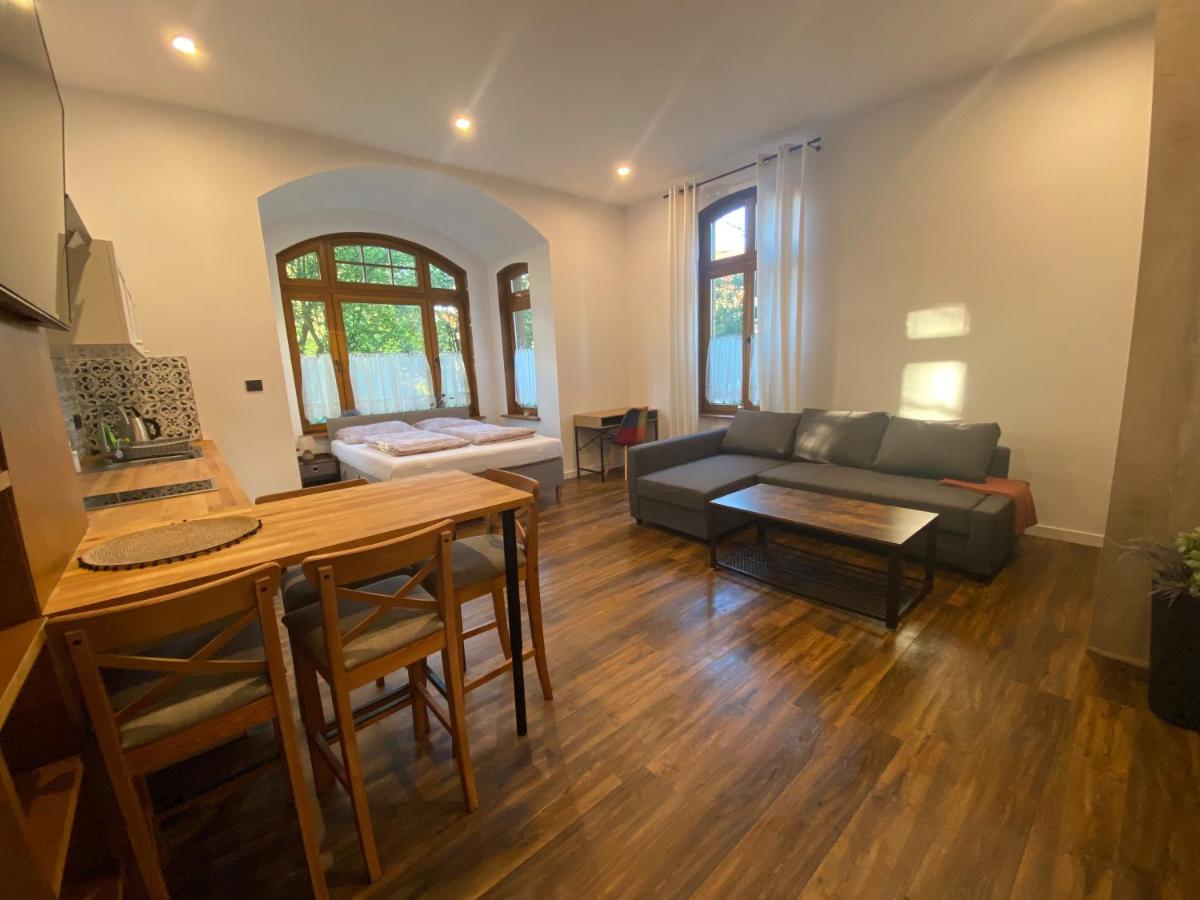 Studio Apartment photo 1
