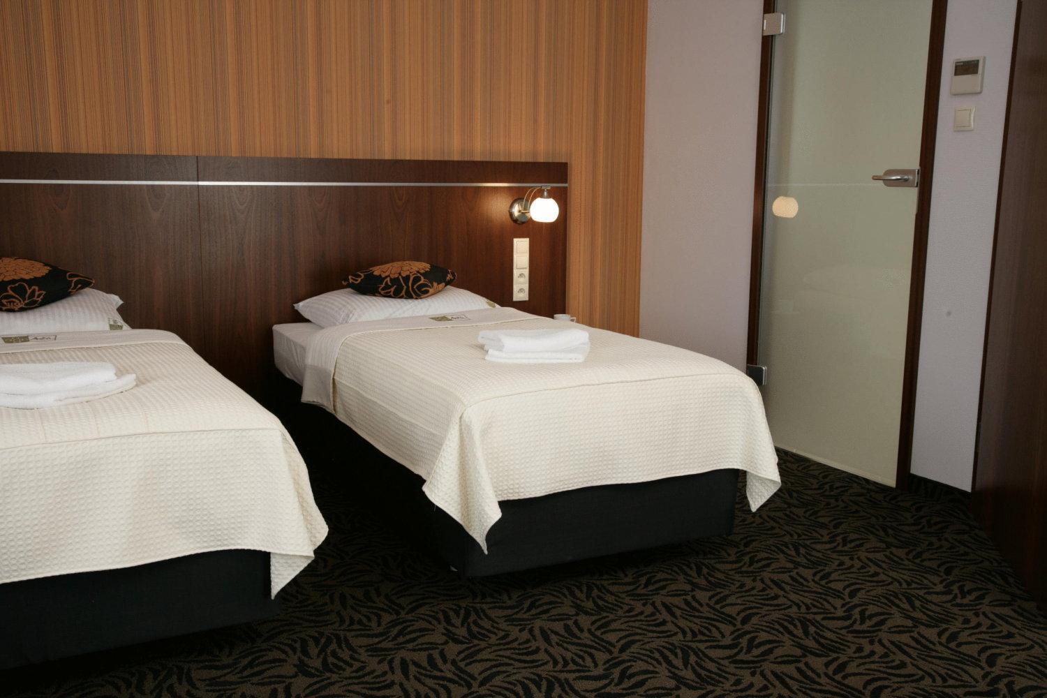 Twin/Double Room photo 3