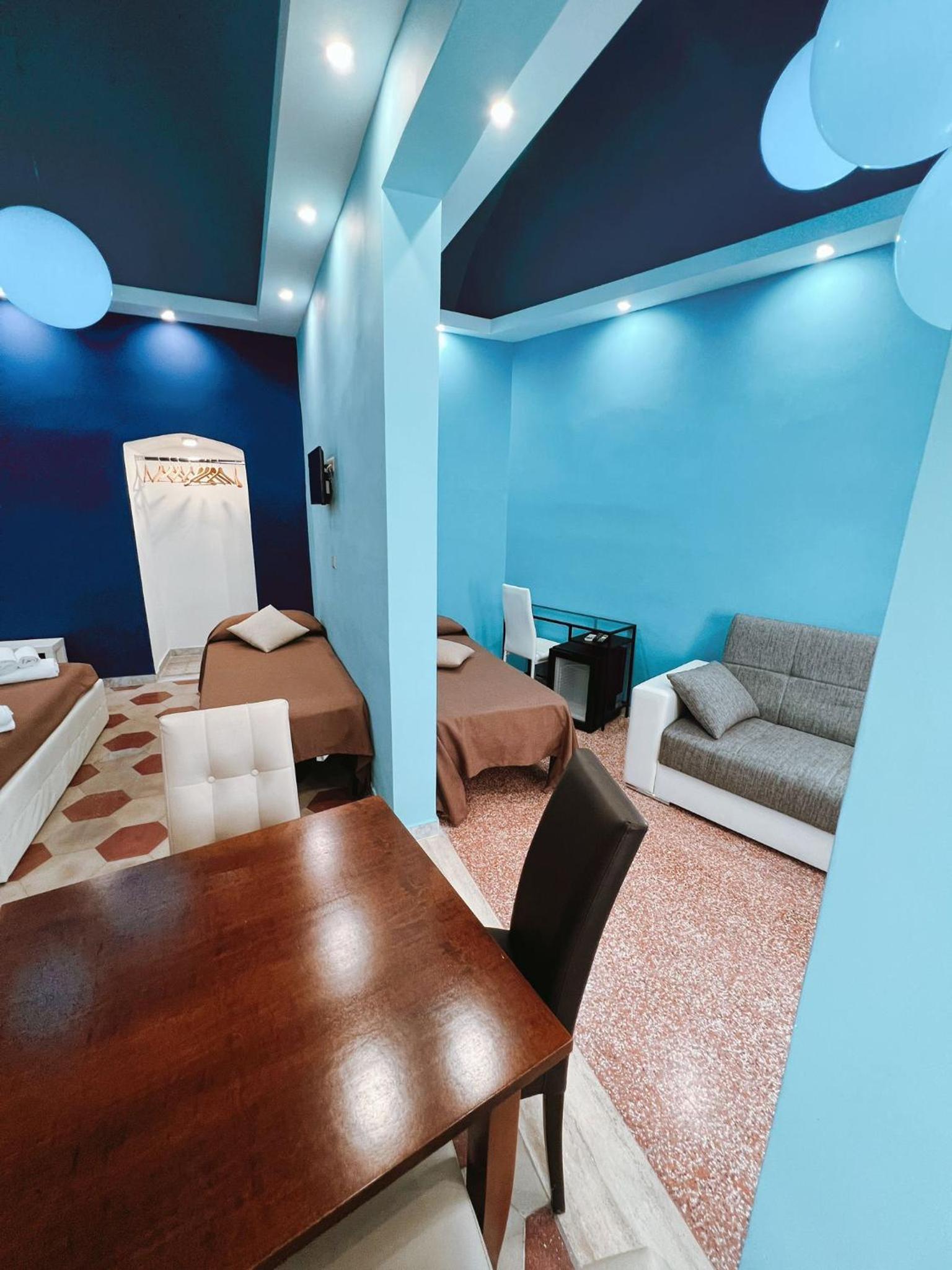 Family Room - Photo 12