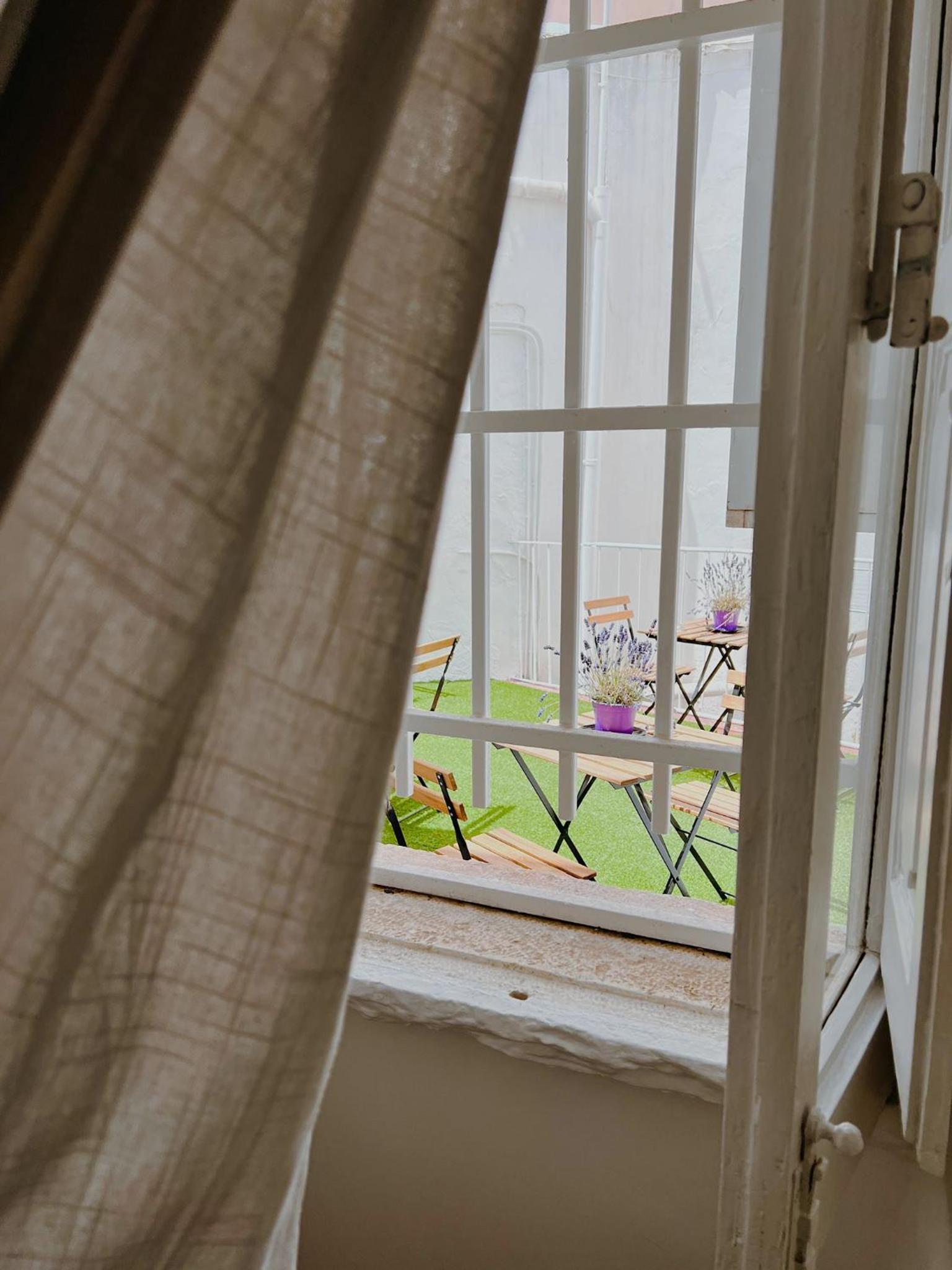 Family Room - Photo 8