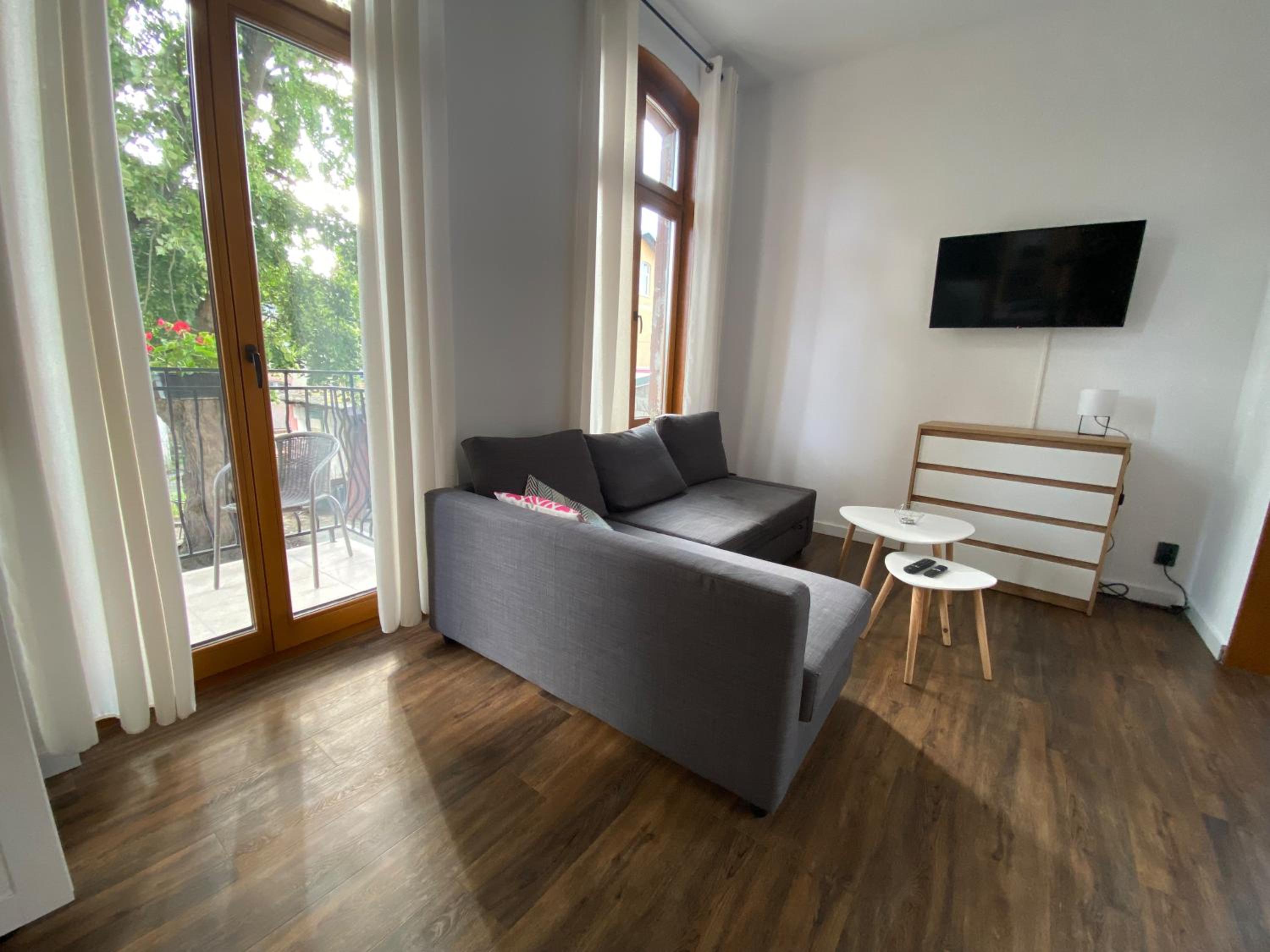 One-Bedroom Apartment photo 1