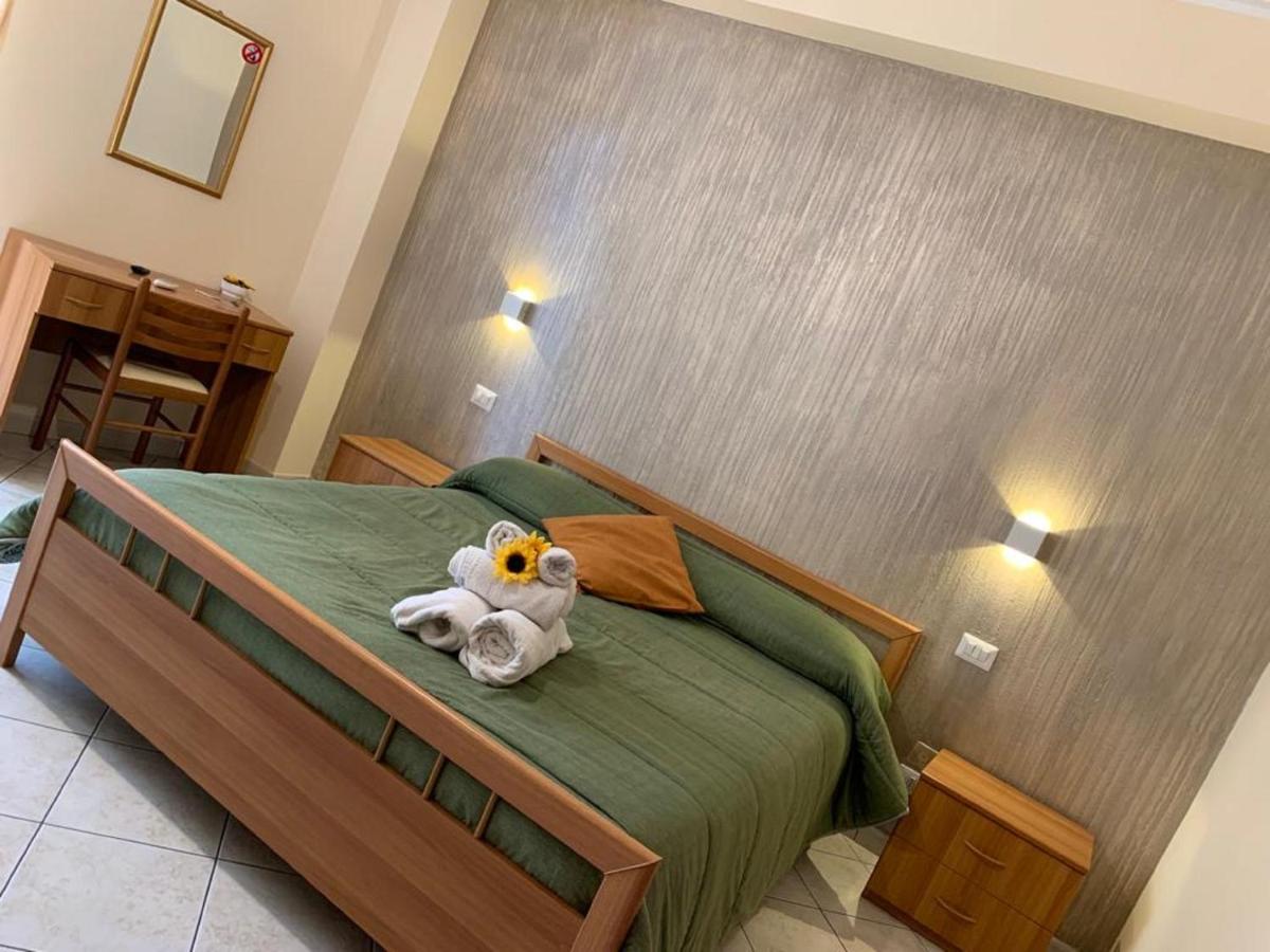 Triple Room with Private Bathroom photo 2