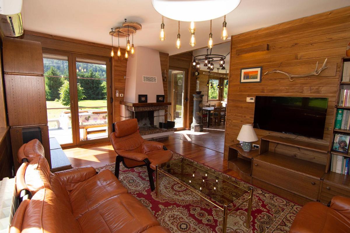 Three-Bedroom House photo 1