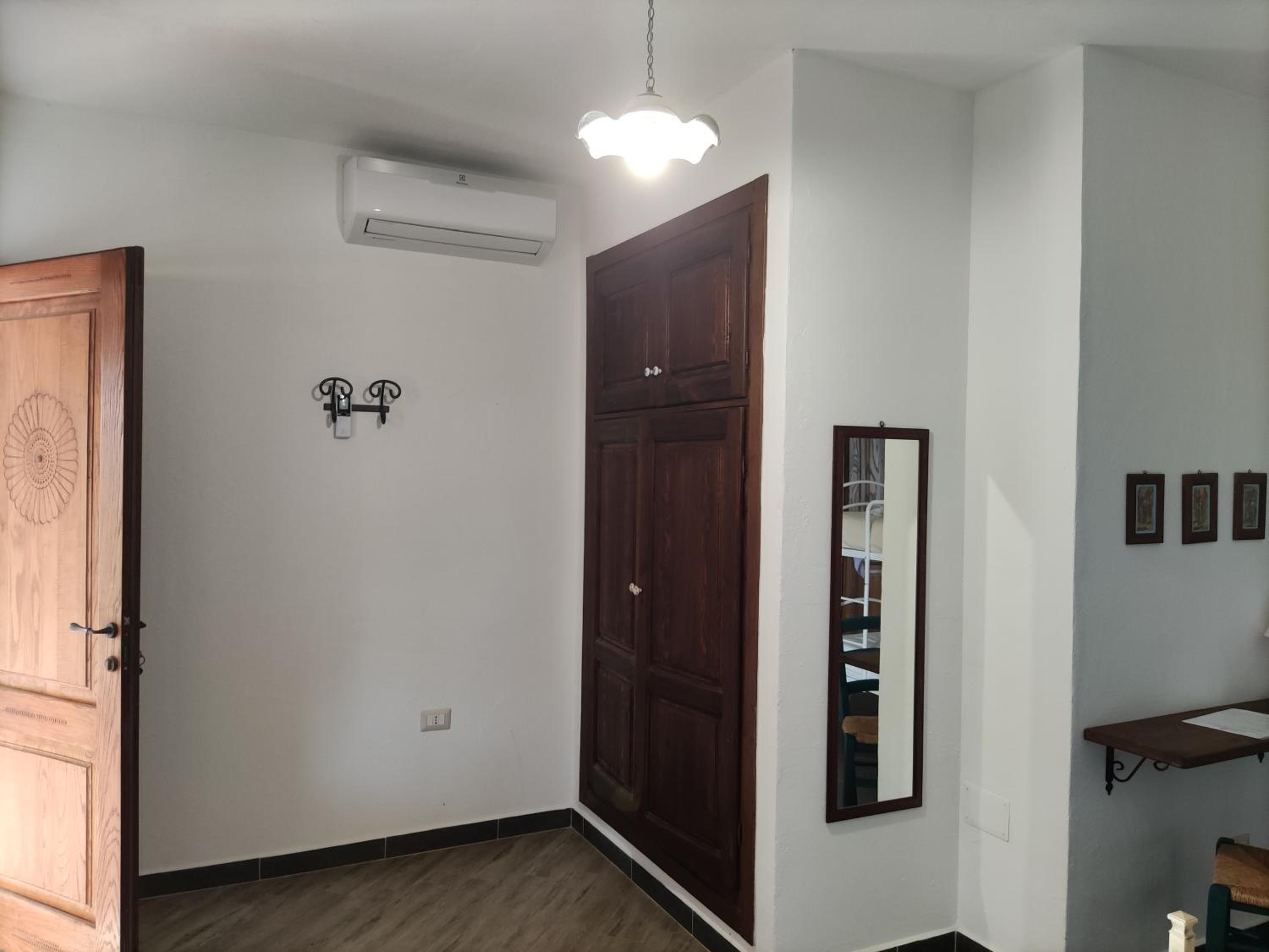 Large Double Room - Photo 1