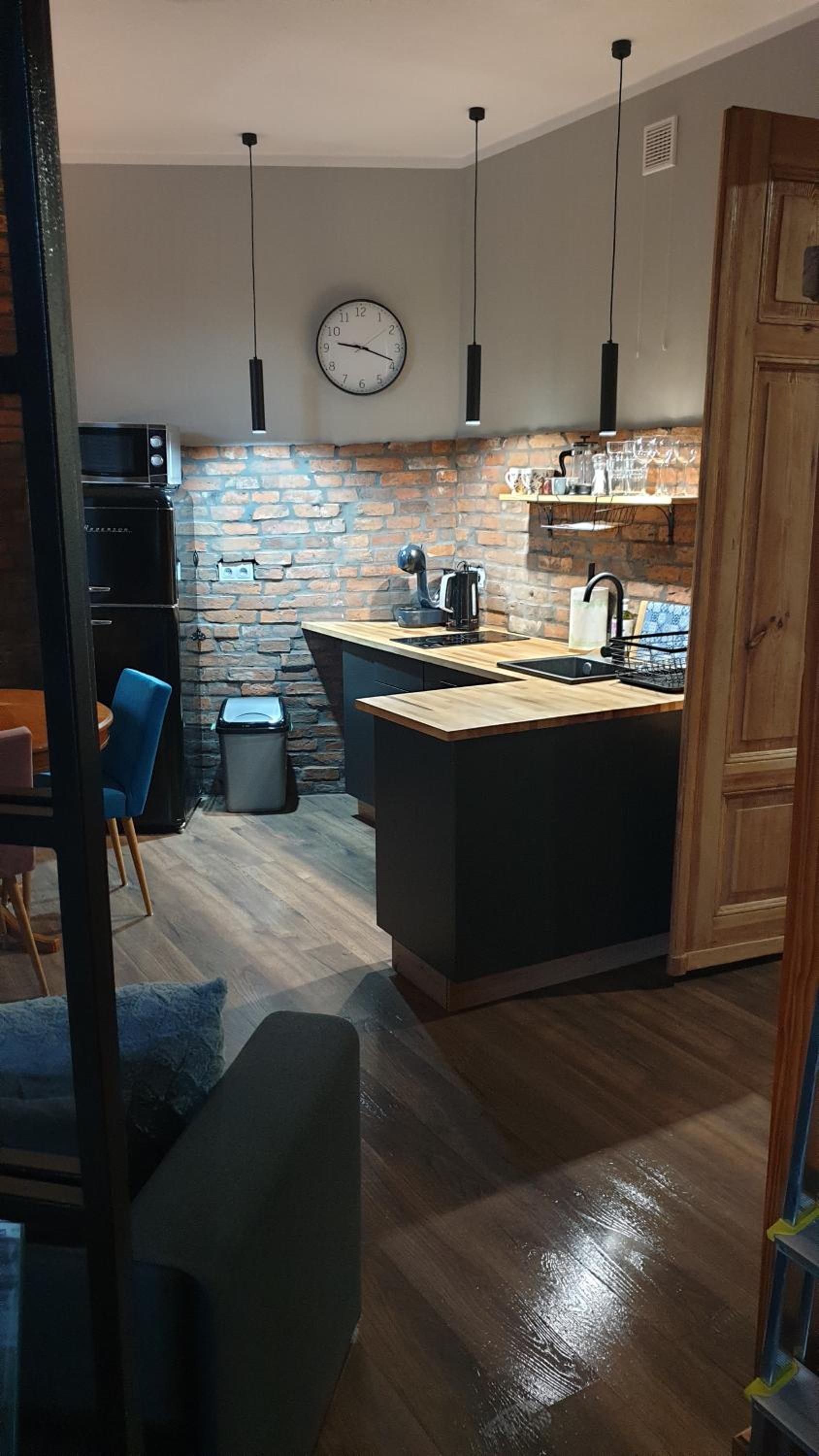 One-Bedroom Apartment - Photo 6