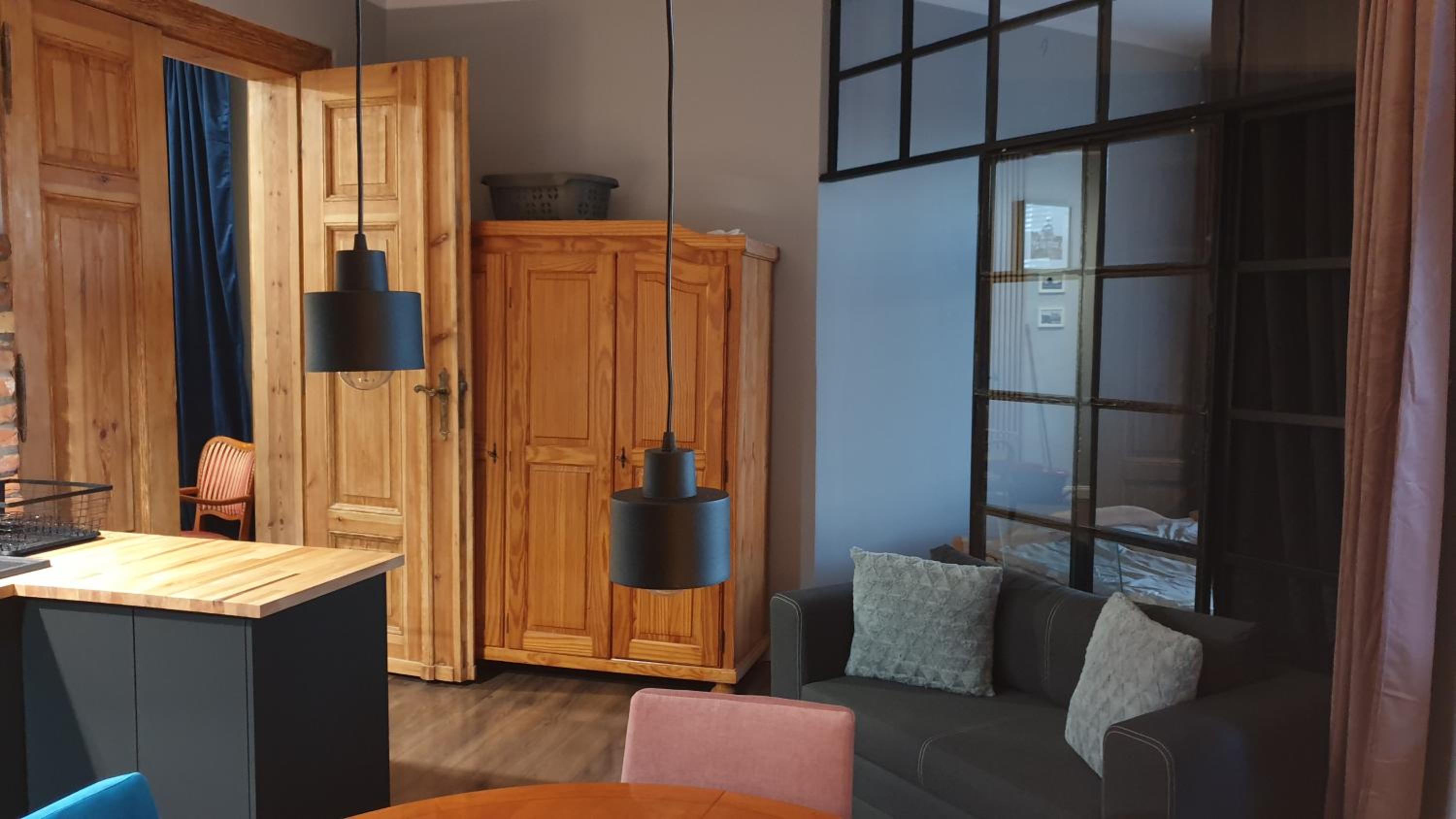 One-Bedroom Apartment - Photo 13