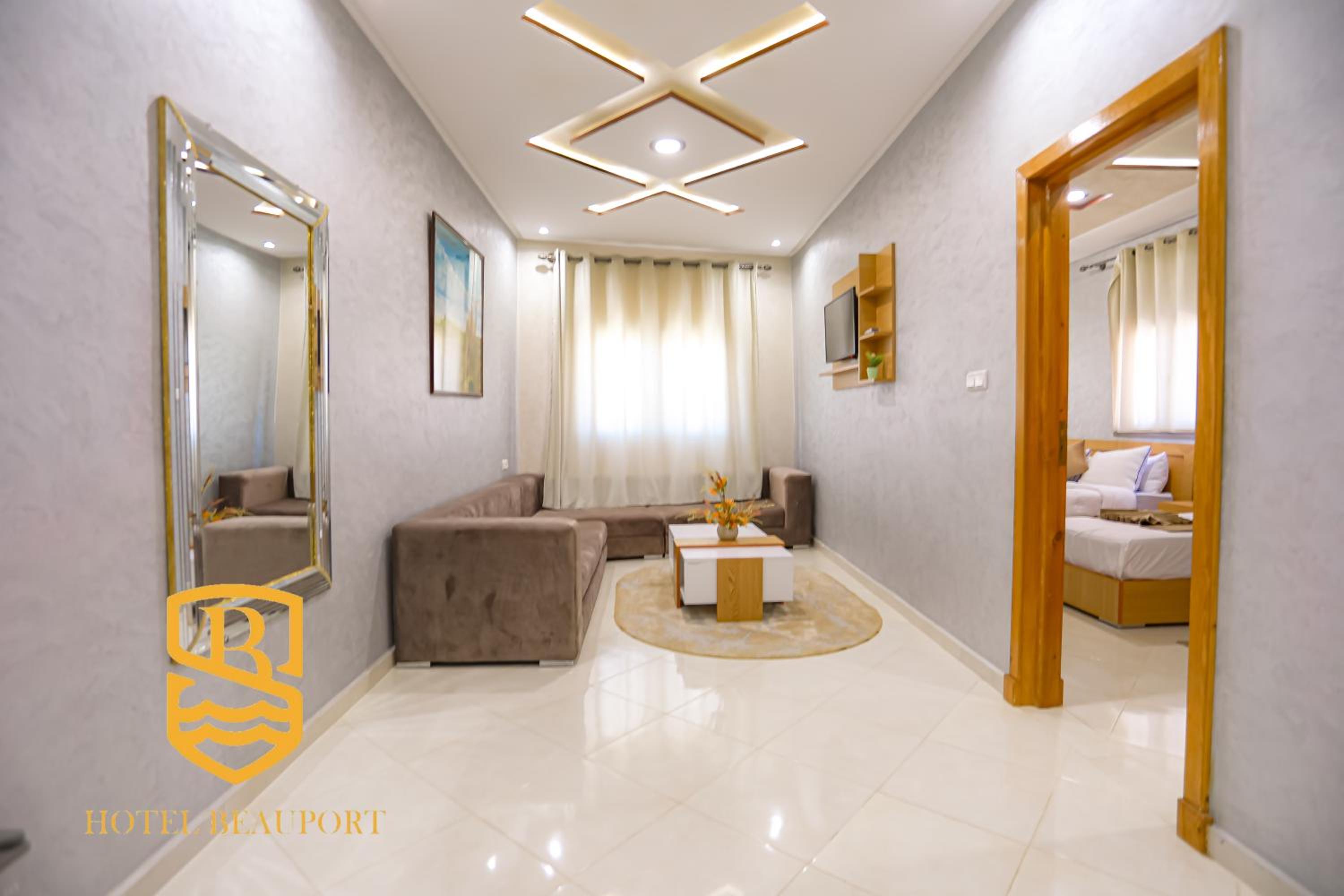 Deluxe Suite - Photo 2