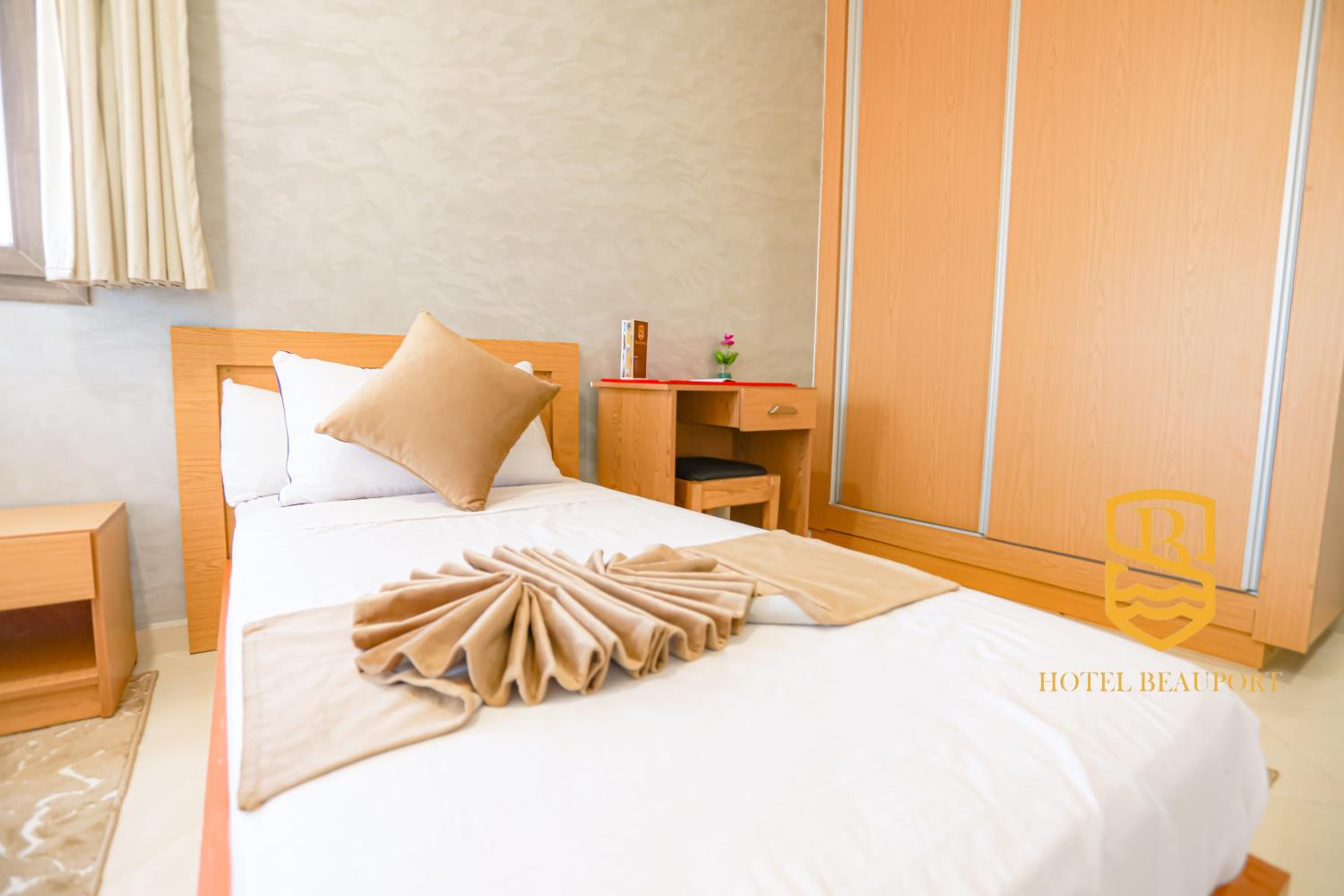 Deluxe Suite - Photo 6