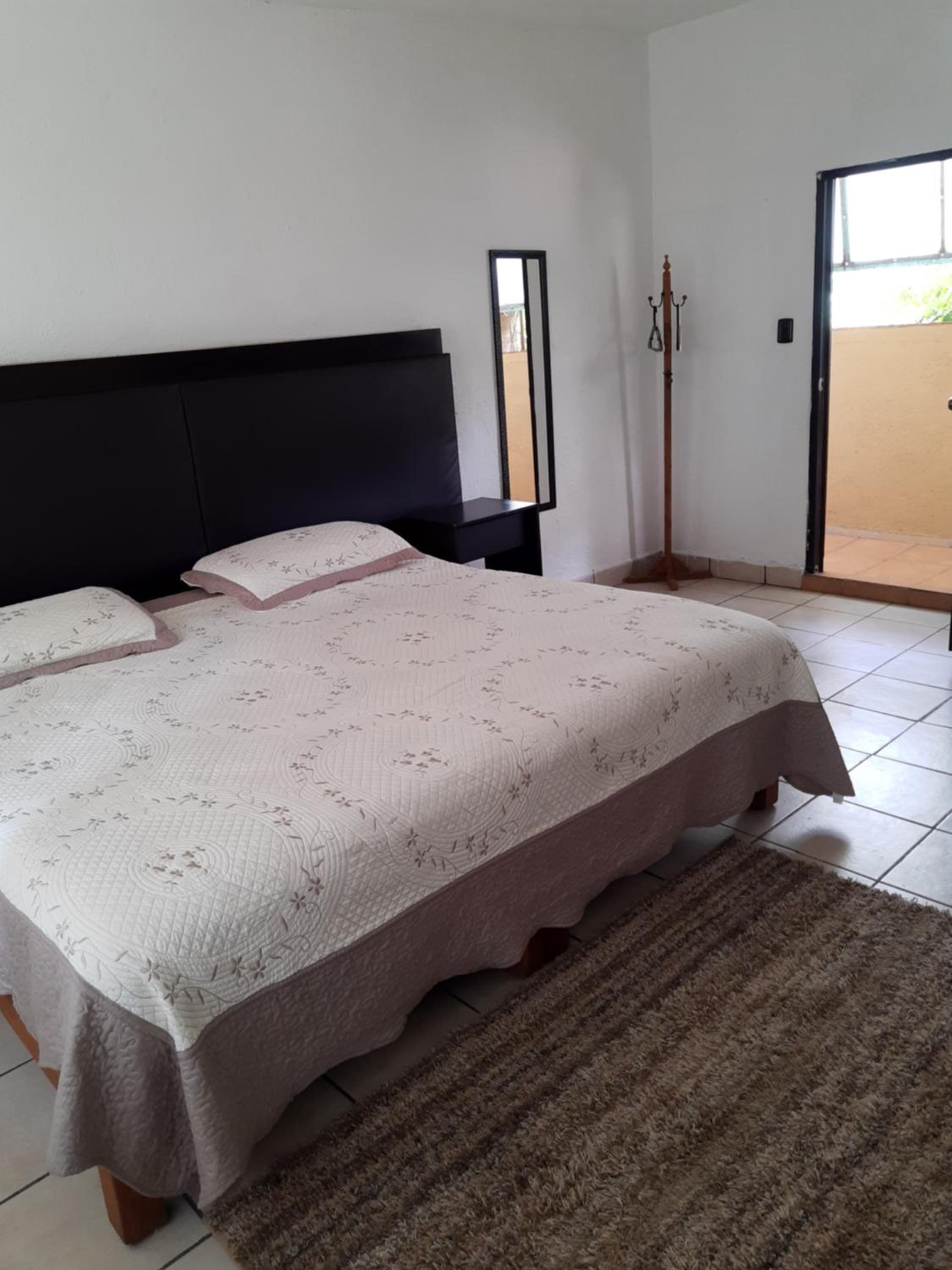 Standard King Room - Photo 1