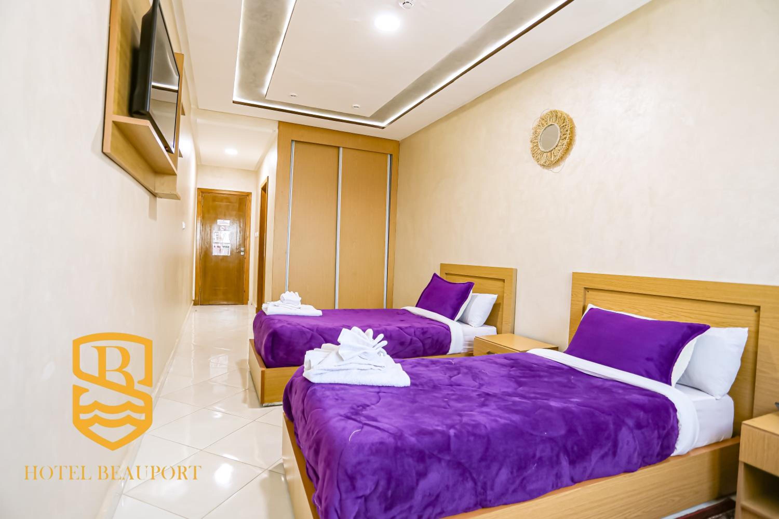 Large Double Room - Photo 1