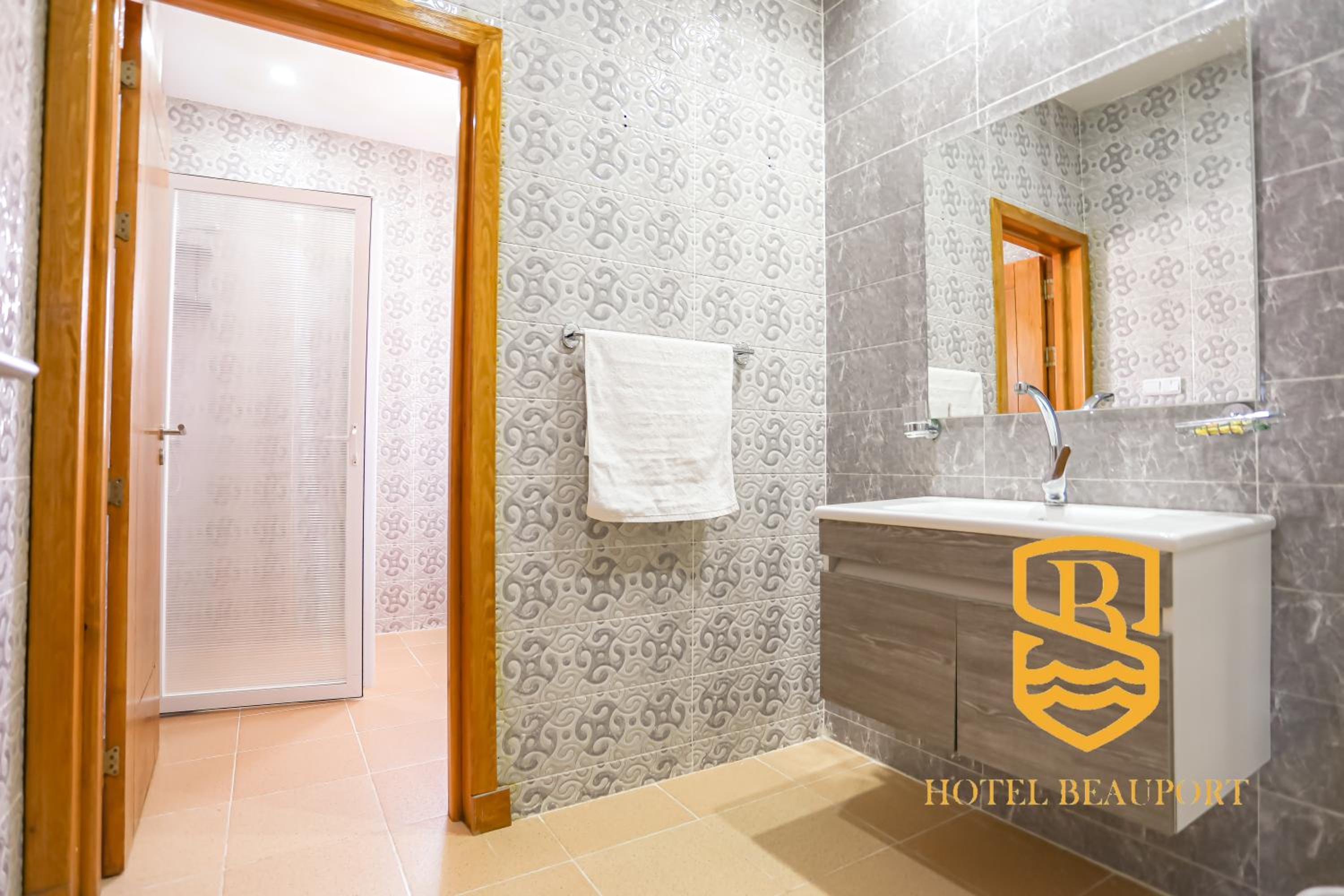 Deluxe Suite - Photo 9