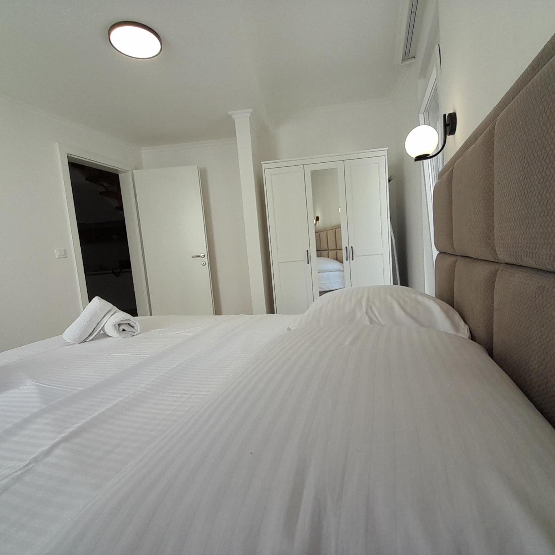 Two-Bedroom Apartment - Photo 16