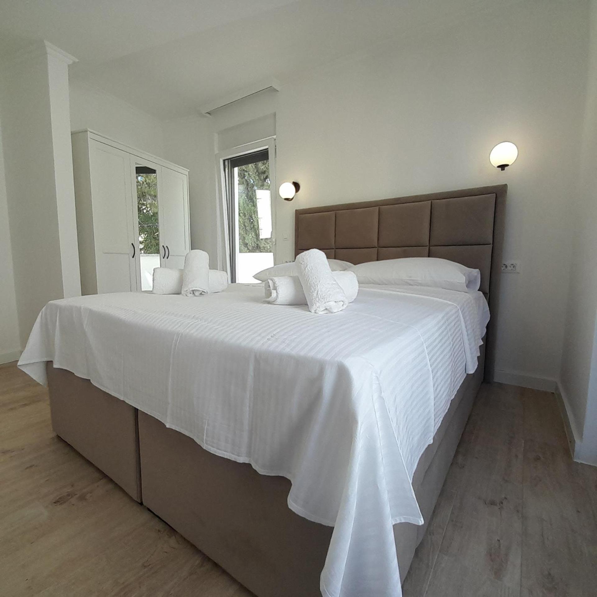 Two-Bedroom Apartment - Photo 24