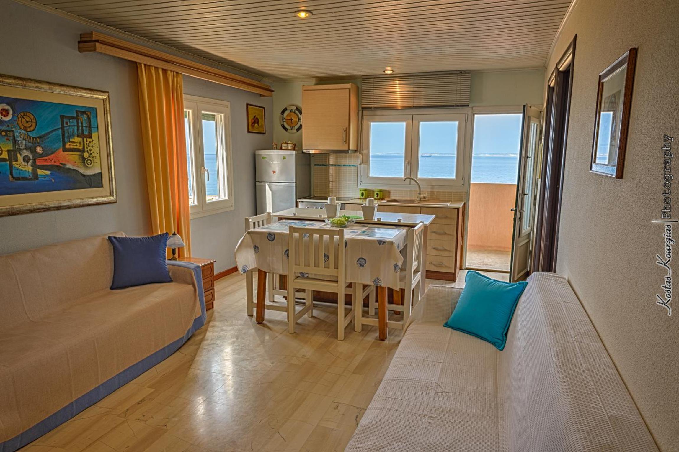Deluxe One-Bedroom Apartment