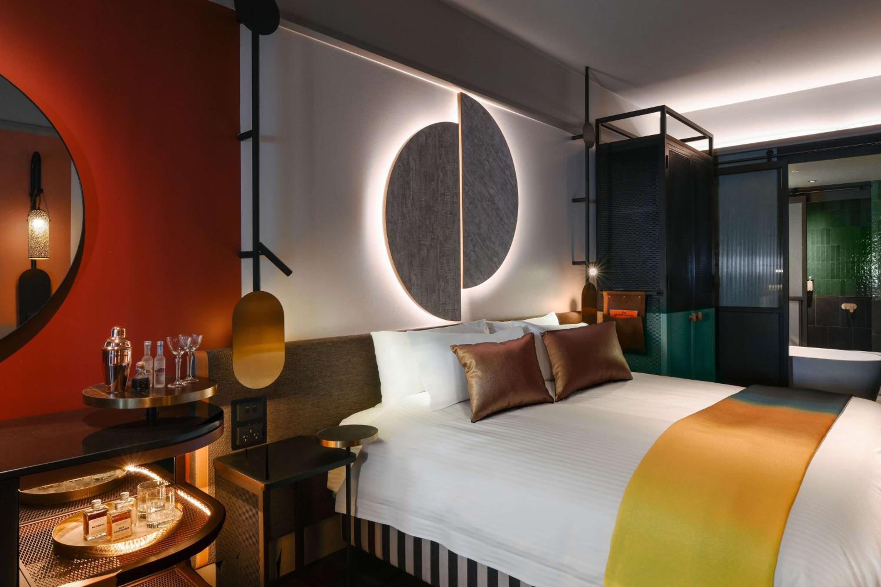 Deluxe King Room - Photo 5