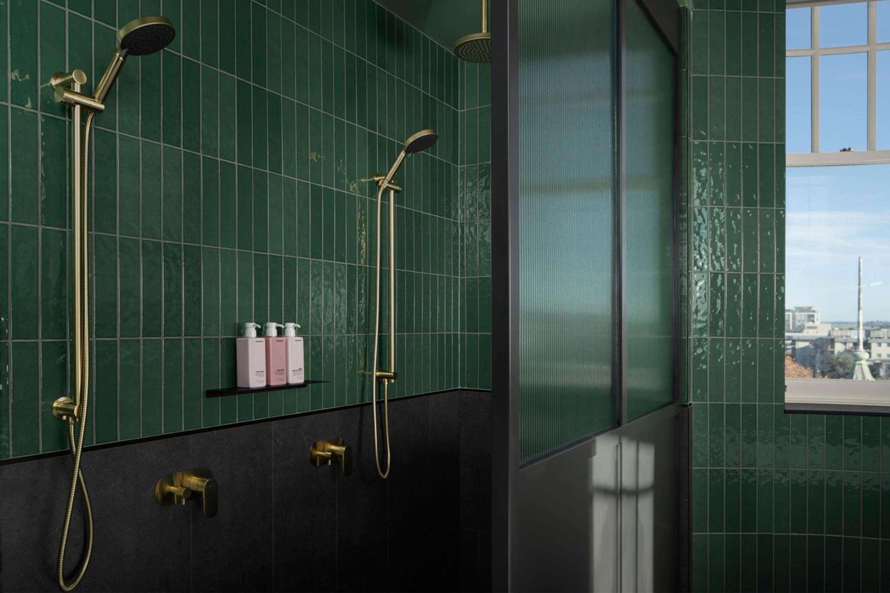 King Suite - Photo 5