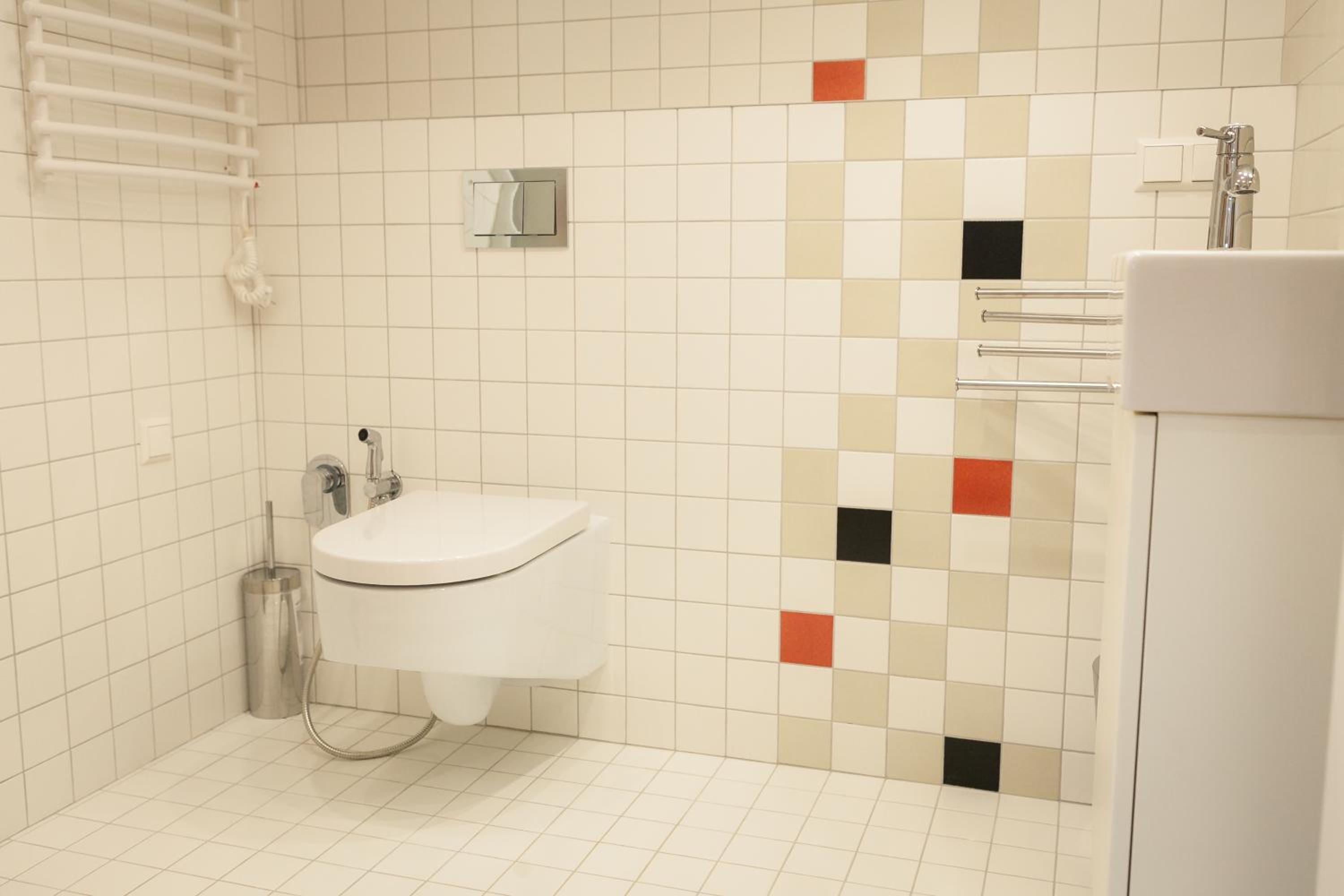 One-Bedroom Apartment (4 Adults) - Photo 10