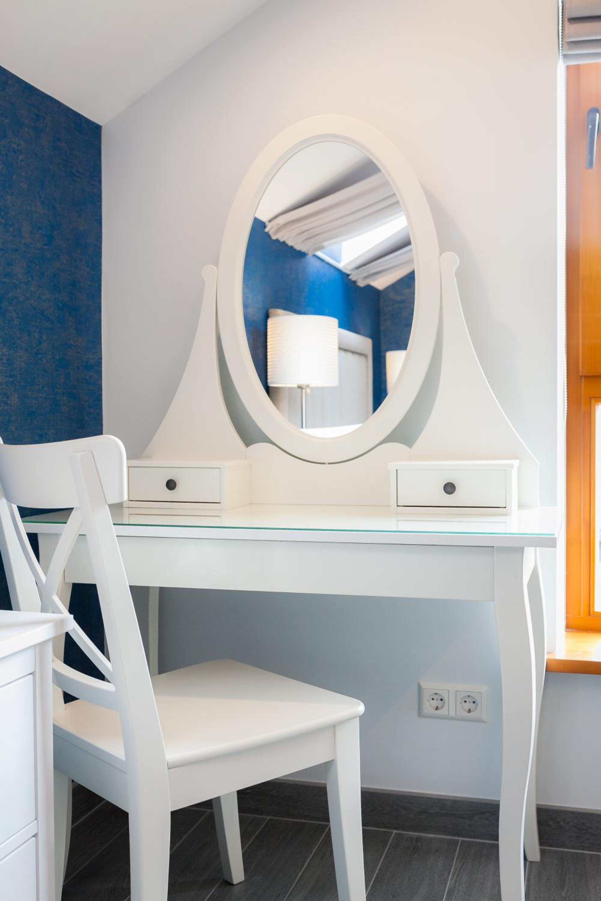 Two-Bedroom Apartment with Air Conditioner (6 Adults) - Photo 5