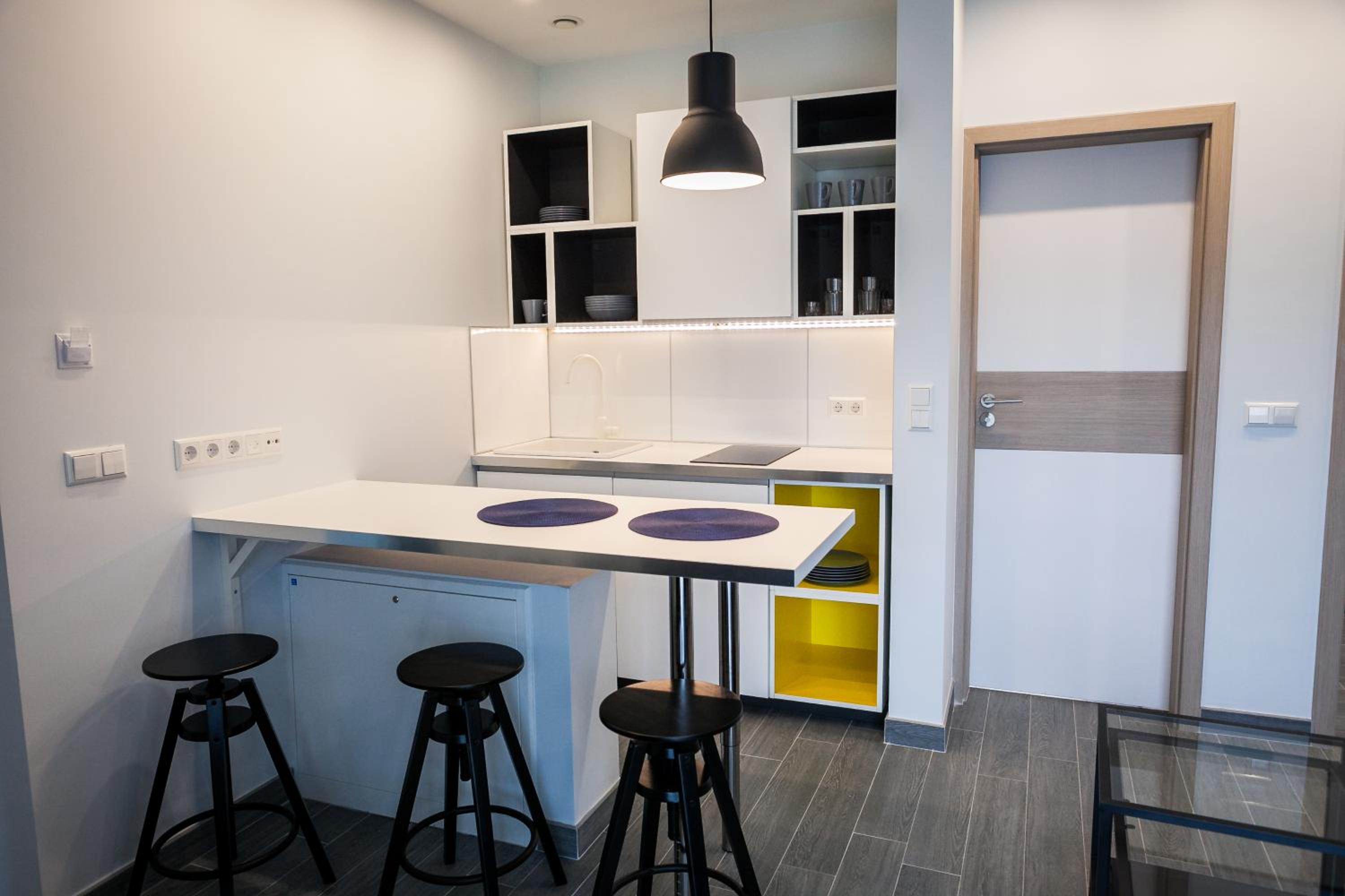 Two-Bedroom Apartment with Air Conditioner (6 Adults) - Photo 6