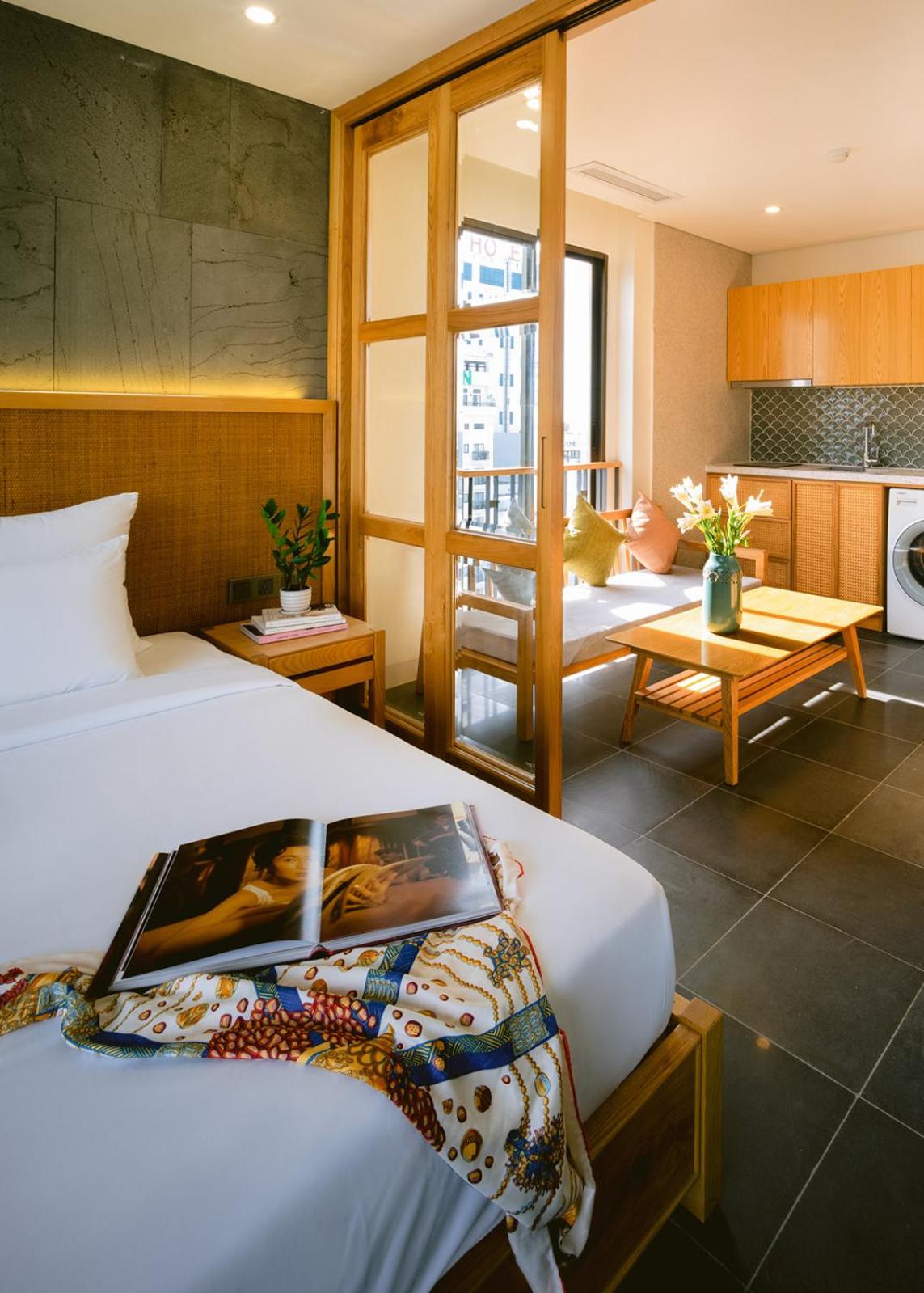 One-Bedroom Apartment - Photo 3