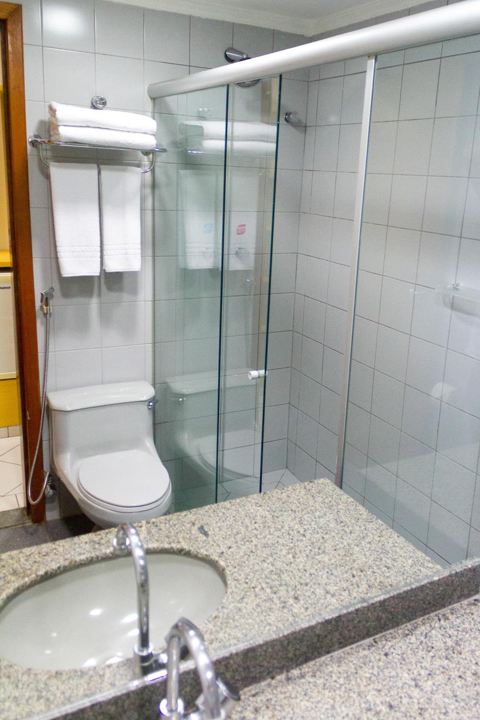 Standard Double Room - Photo 8